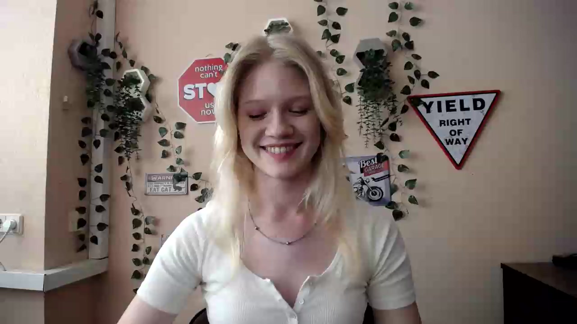 Gallery image thumbnail from Angel_baby's myfreecams stream on, 06/27/2026, 15:35 image 1 of 20