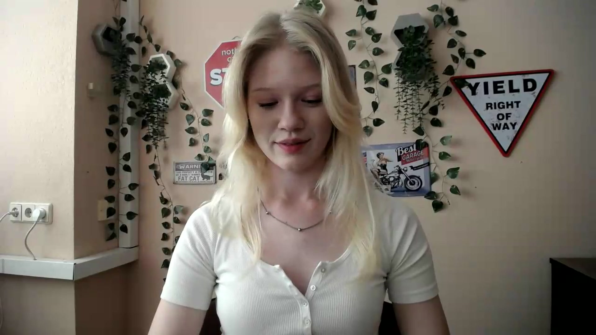 Gallery image thumbnail from Angel_baby's myfreecams stream on, 06/27/2026, 15:35 image 3 of 20