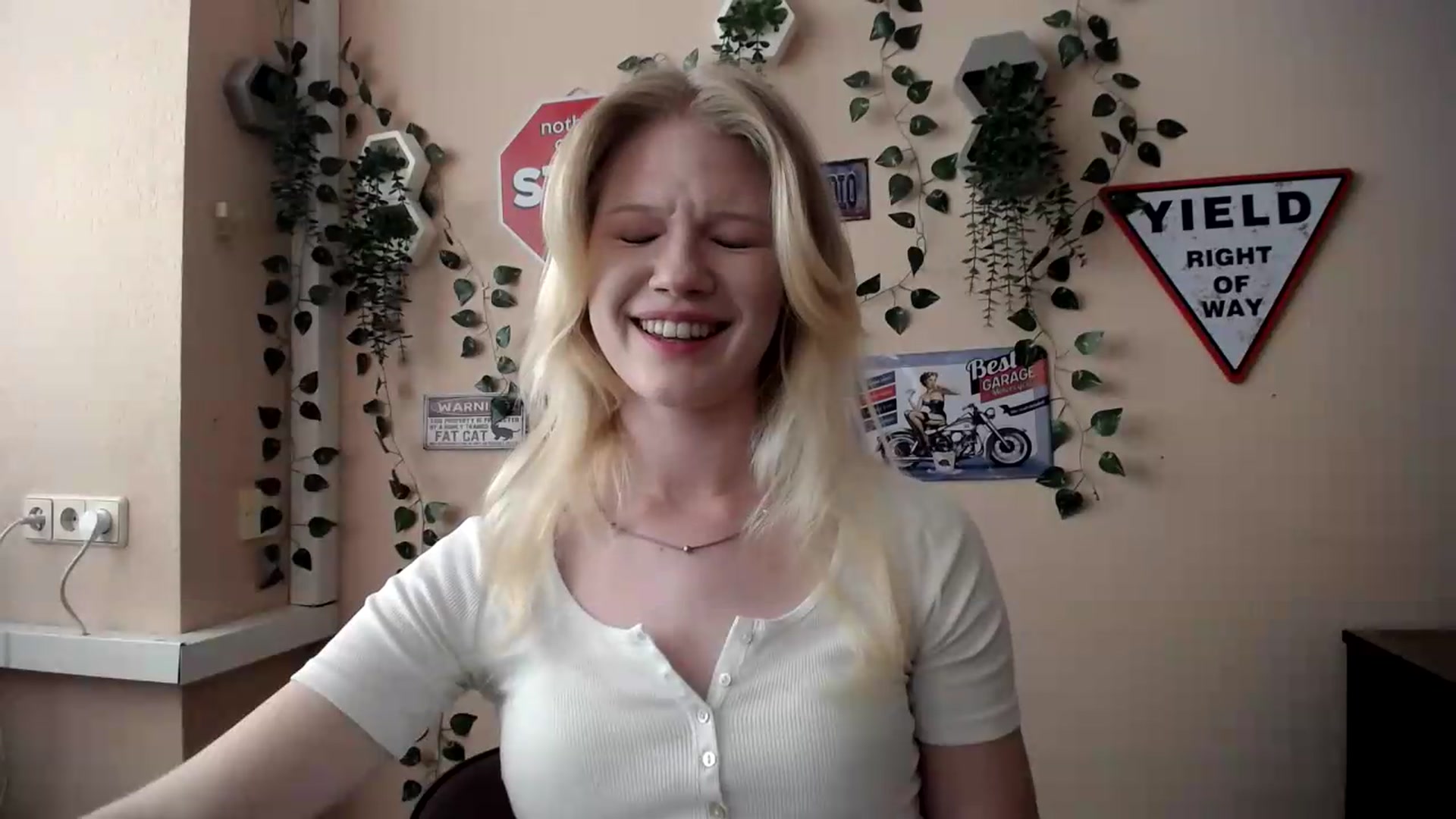 Gallery image thumbnail from Angel_baby's myfreecams stream on, 06/27/2026, 15:35 image 11 of 20