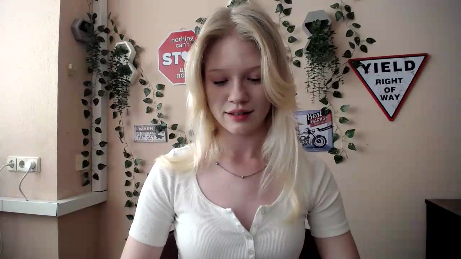 Gallery image thumbnail from Angel_baby's myfreecams stream on, 06/27/2026, 15:35 image 8 of 20