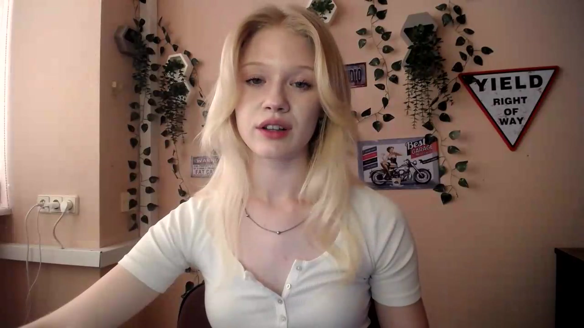 Gallery image thumbnail from Angel_baby's myfreecams stream on, 06/27/2026, 18:01 image 3 of 20