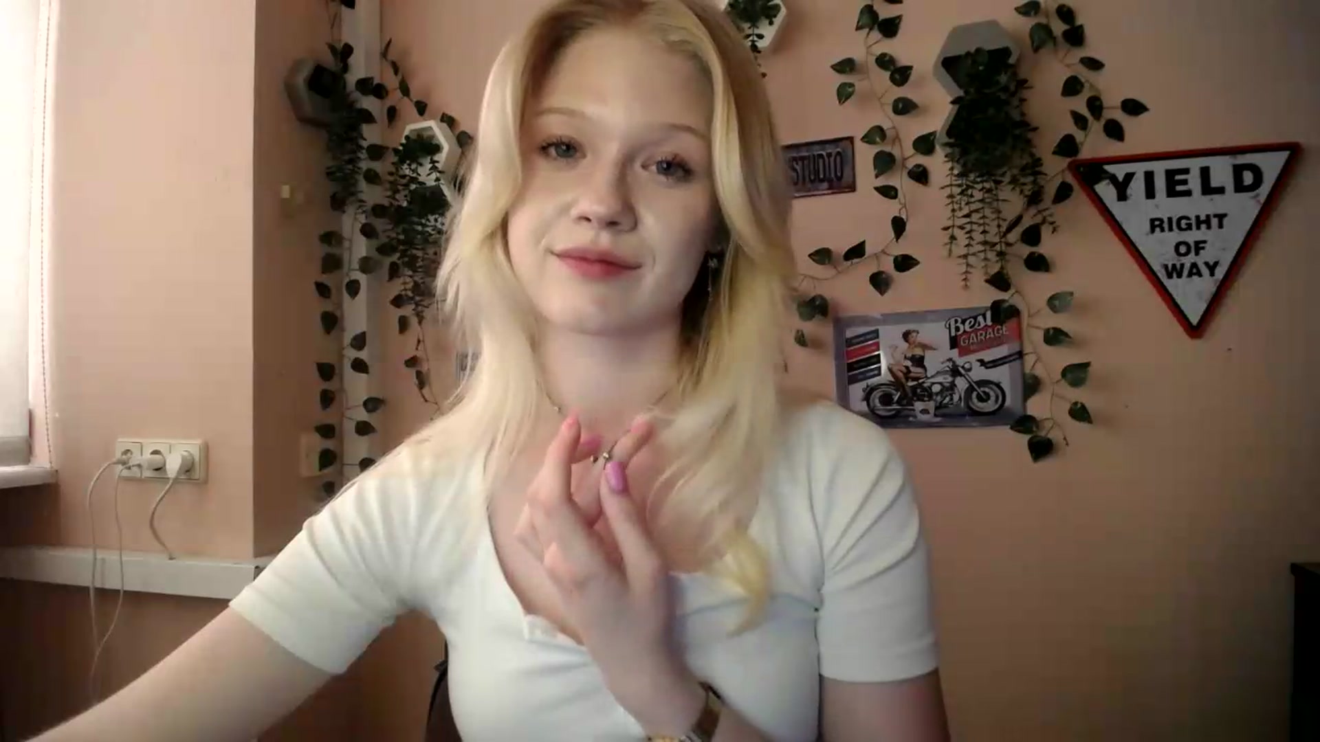 Gallery image thumbnail from Angel_baby's myfreecams stream on, 06/27/2026, 18:01 image 8 of 20