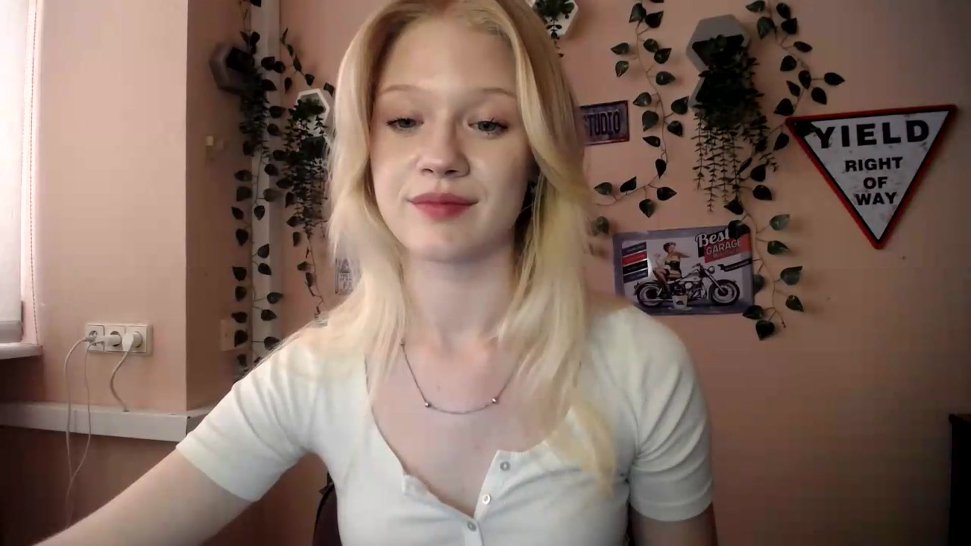 Gallery image thumbnail from Angel_baby's myfreecams stream on, 06/27/2026, 18:01 image 9 of 20