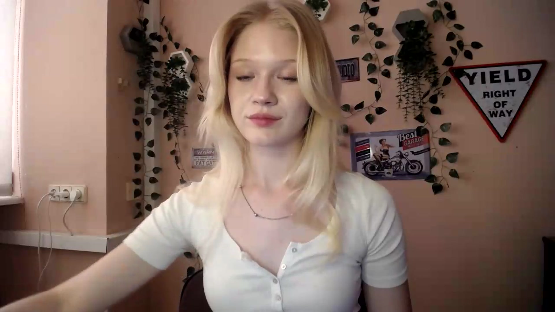 Gallery image thumbnail from Angel_baby's myfreecams stream on, 06/27/2026, 18:01 image 11 of 20