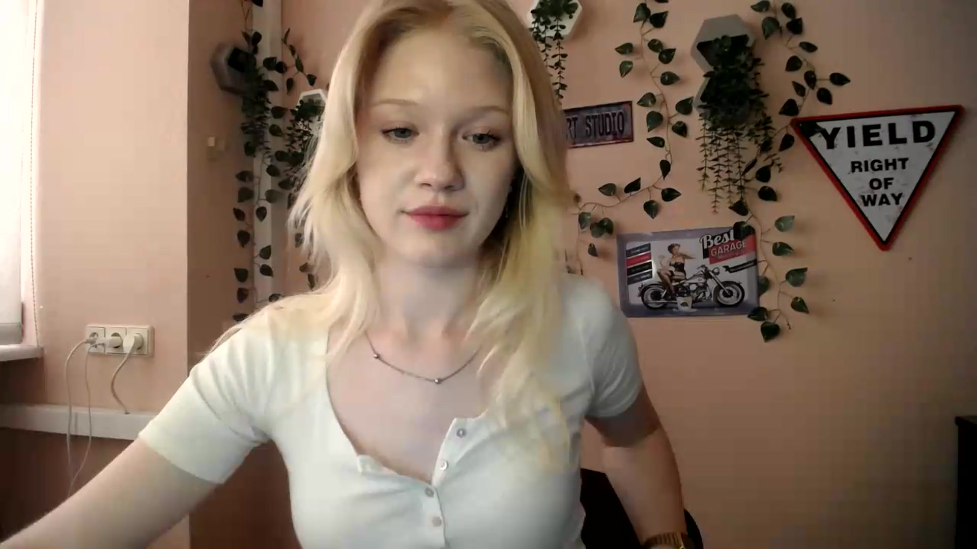 Gallery image thumbnail from Angel_baby's myfreecams stream on, 06/27/2026, 18:01 image 7 of 20