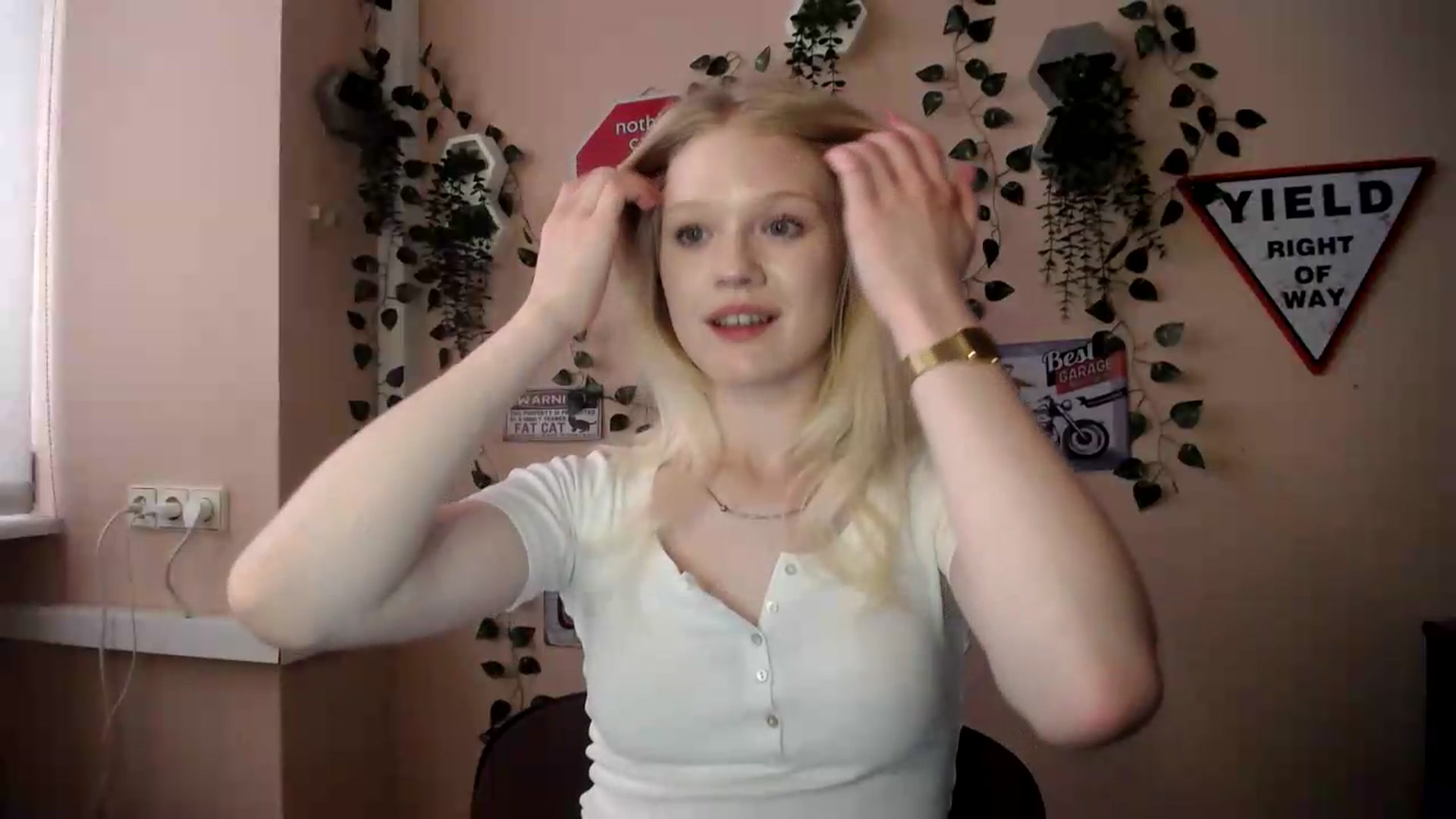 Gallery image thumbnail from Angel_baby's myfreecams stream on, 06/27/2026, 18:01 image 14 of 20