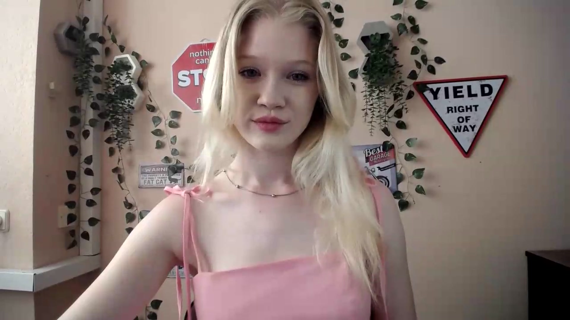 Gallery image thumbnail from Angel_baby's myfreecams stream on, 06/30/2026, 16:33 image 18 of 20