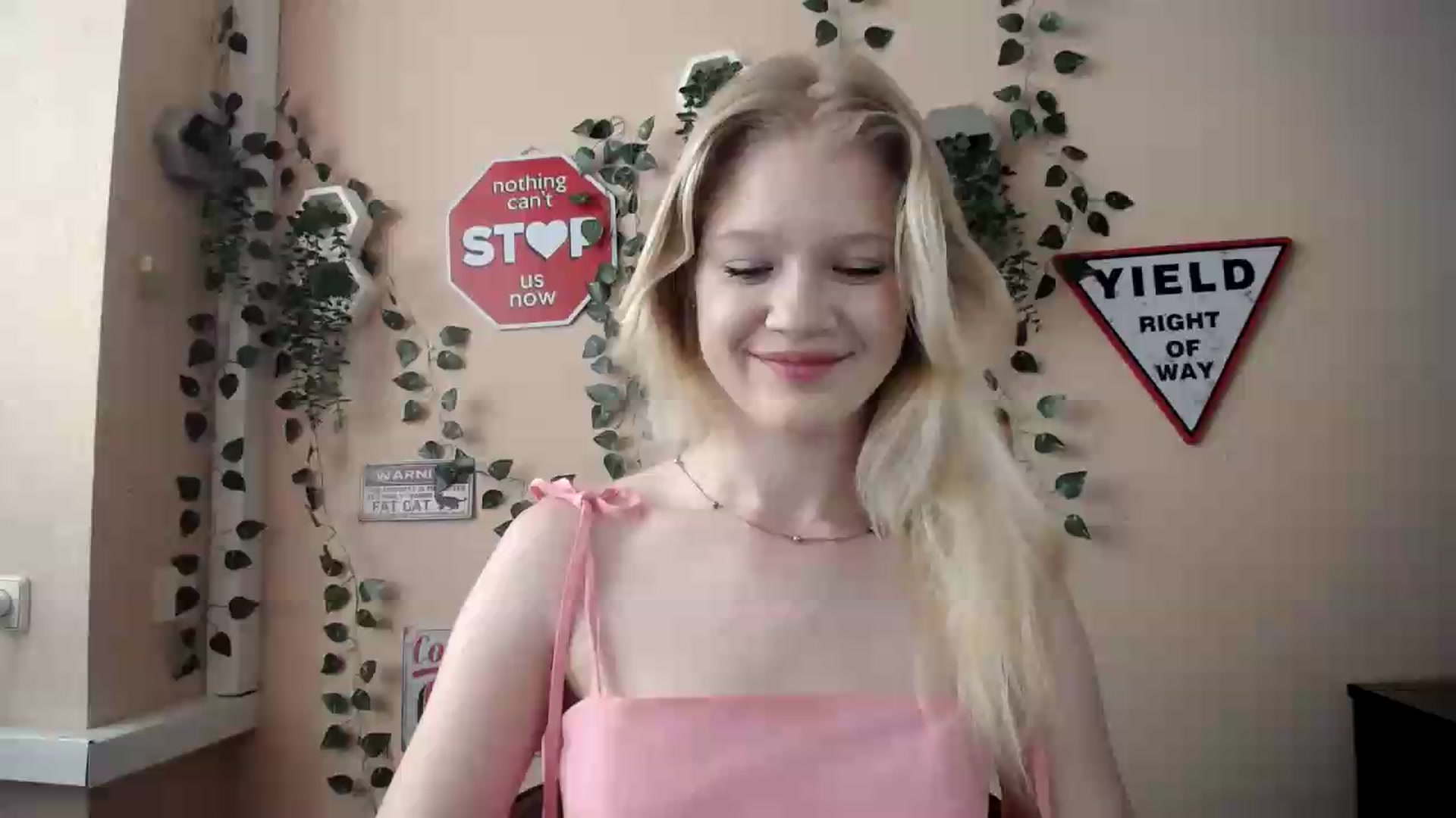 Gallery image thumbnail from Angel_baby's myfreecams stream on, 06/30/2026, 16:33 image 14 of 20