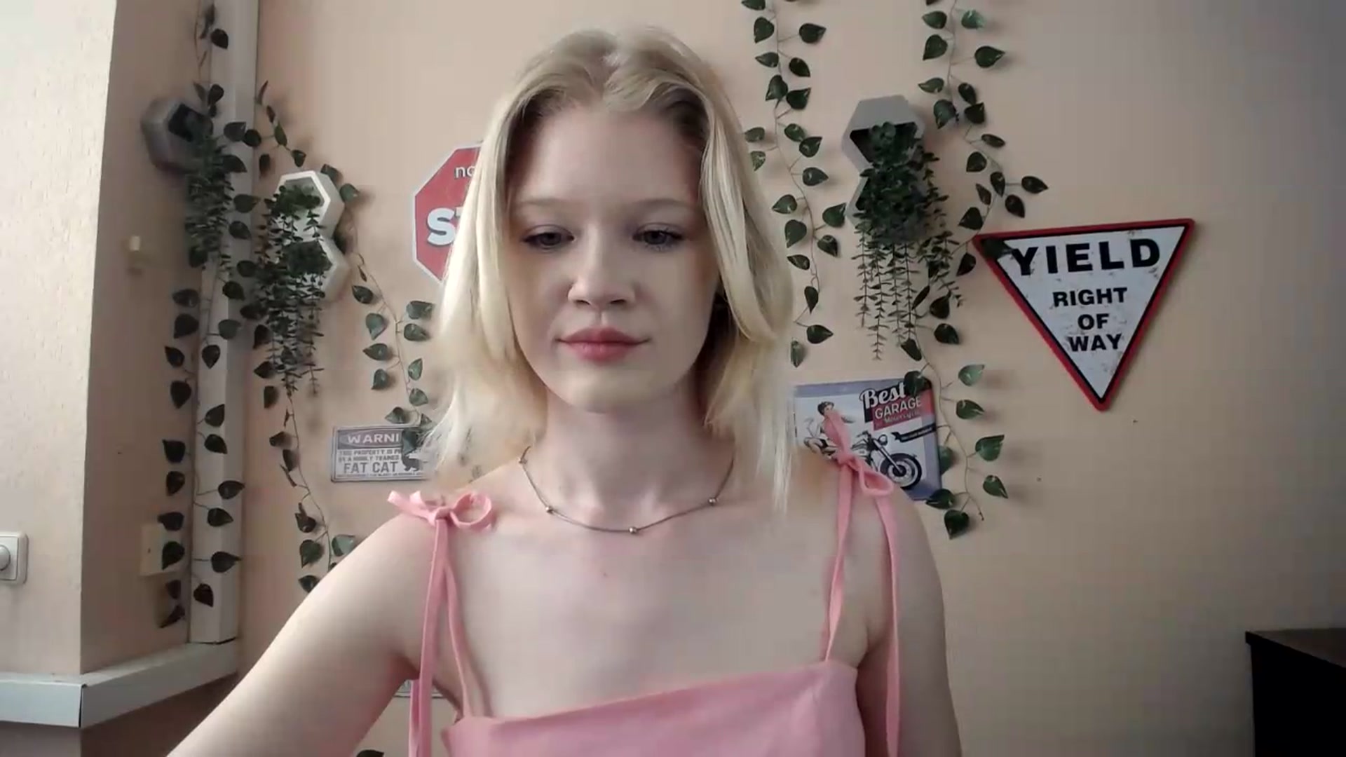 Gallery image thumbnail from Angel_baby's myfreecams stream on, 06/30/2026, 16:33 image 6 of 20