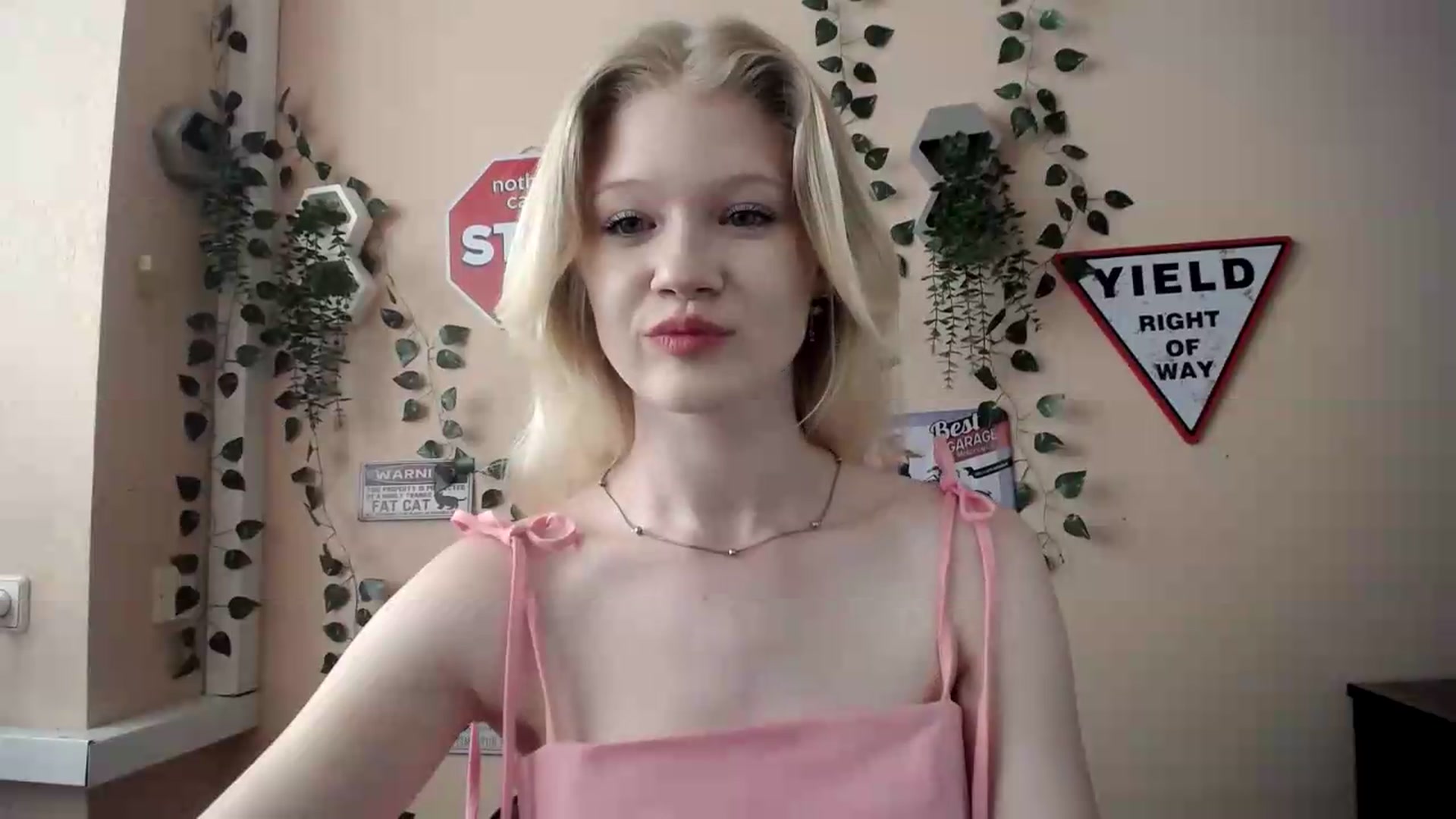 Gallery image thumbnail from Angel_baby's myfreecams stream on, 06/30/2026, 16:33 image 2 of 20