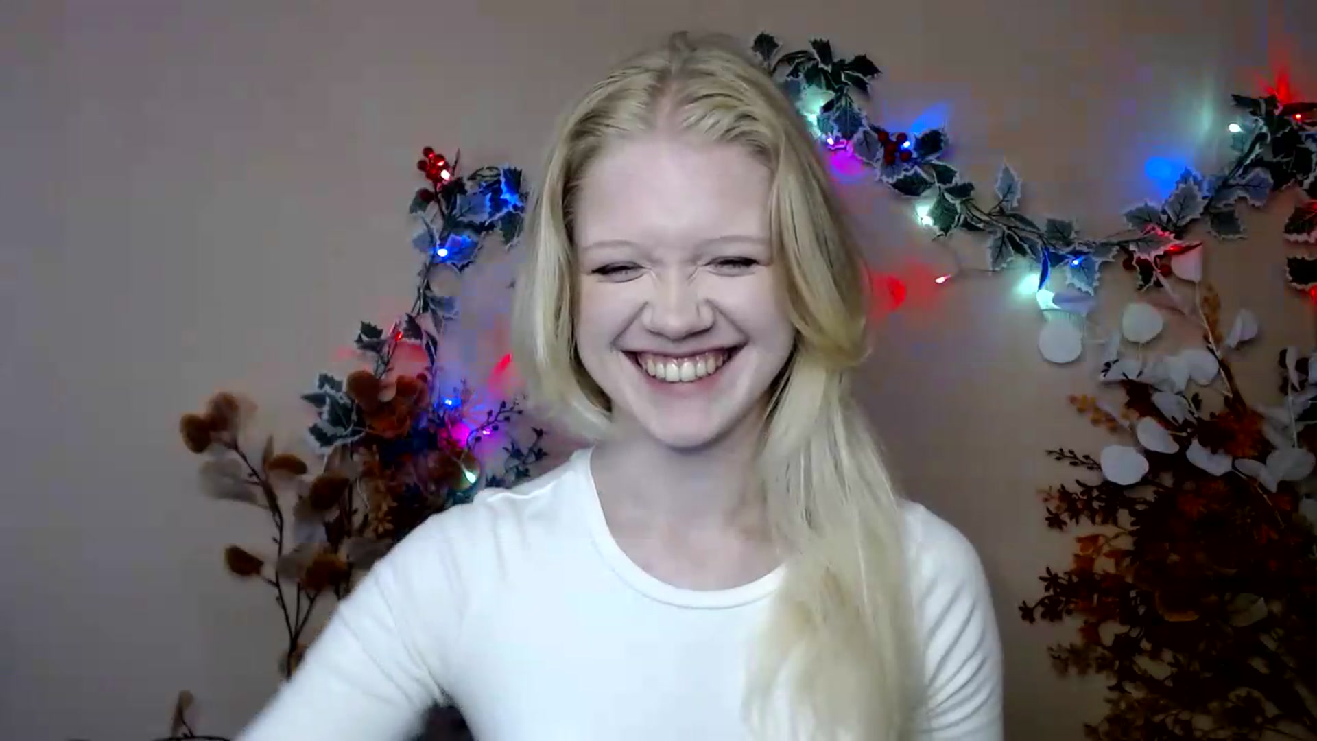 Gallery image thumbnail from Angel_baby's myfreecams stream on, 07/08/2026, 14:51 image 13 of 20