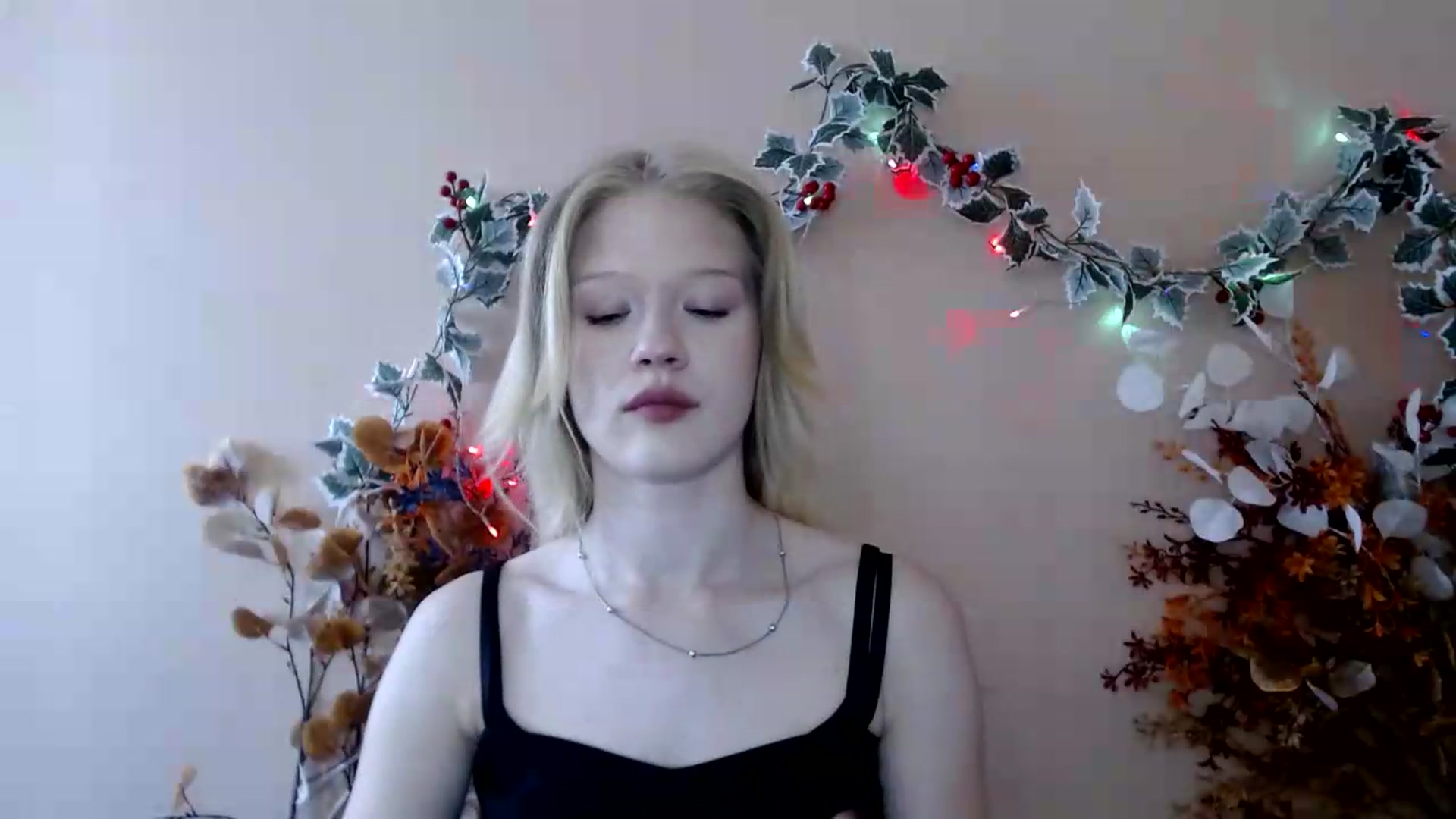 Gallery image thumbnail from Angel_baby's myfreecams stream on, 07/10/2026, 15:44 image 17 of 20