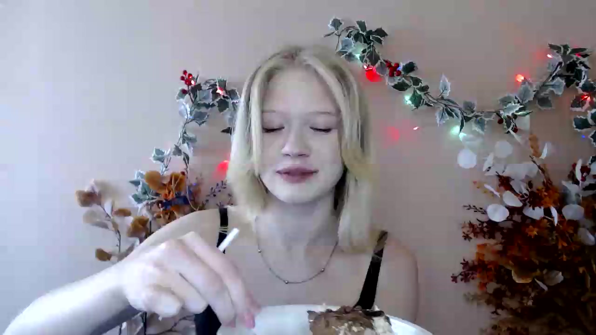 Gallery image thumbnail from Angel_baby's myfreecams stream on, 07/10/2026, 15:44 image 12 of 20
