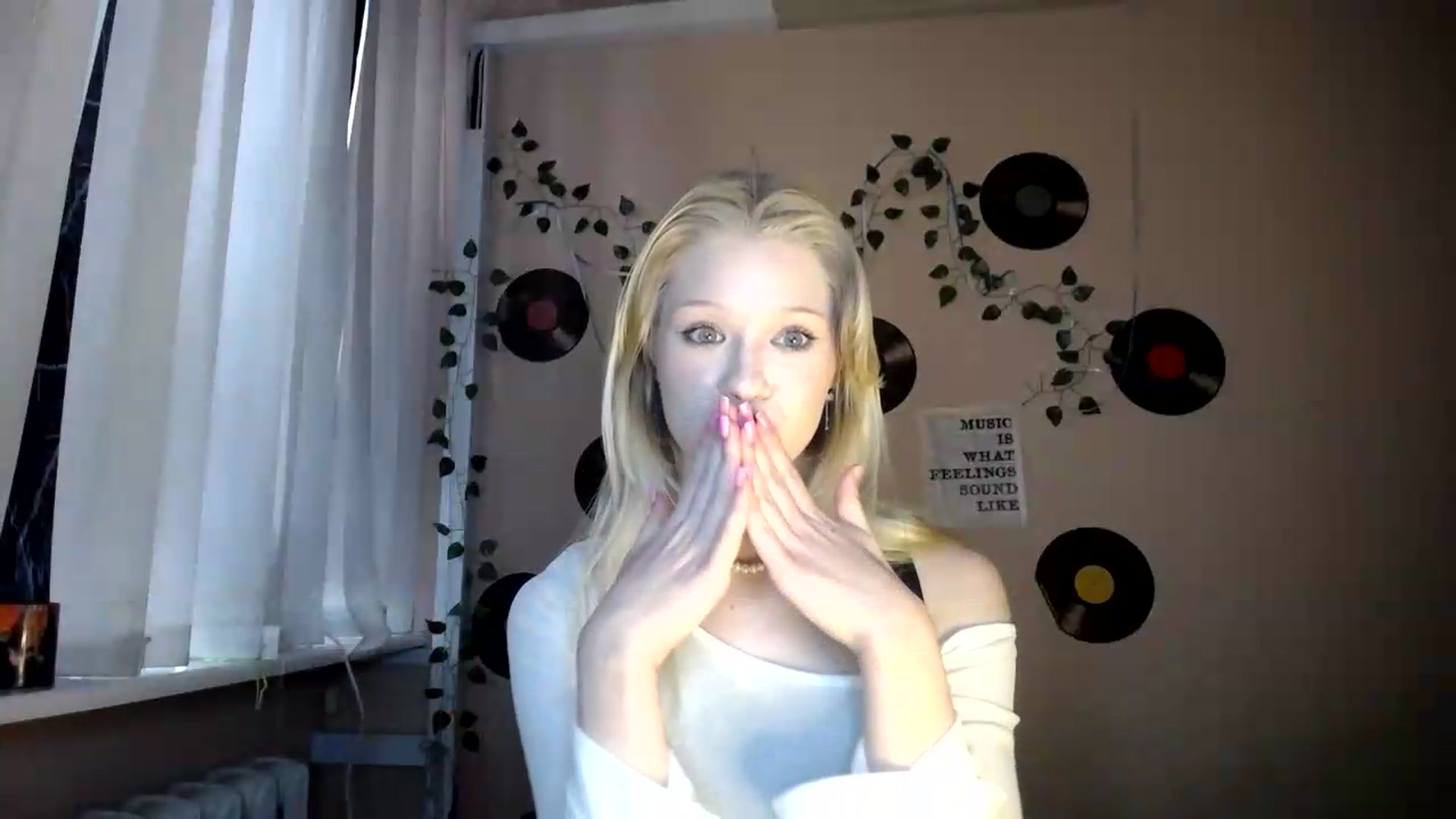 Gallery image thumbnail from Angel_baby's myfreecams stream on, 07/19/2026, 17:33 image 11 of 20