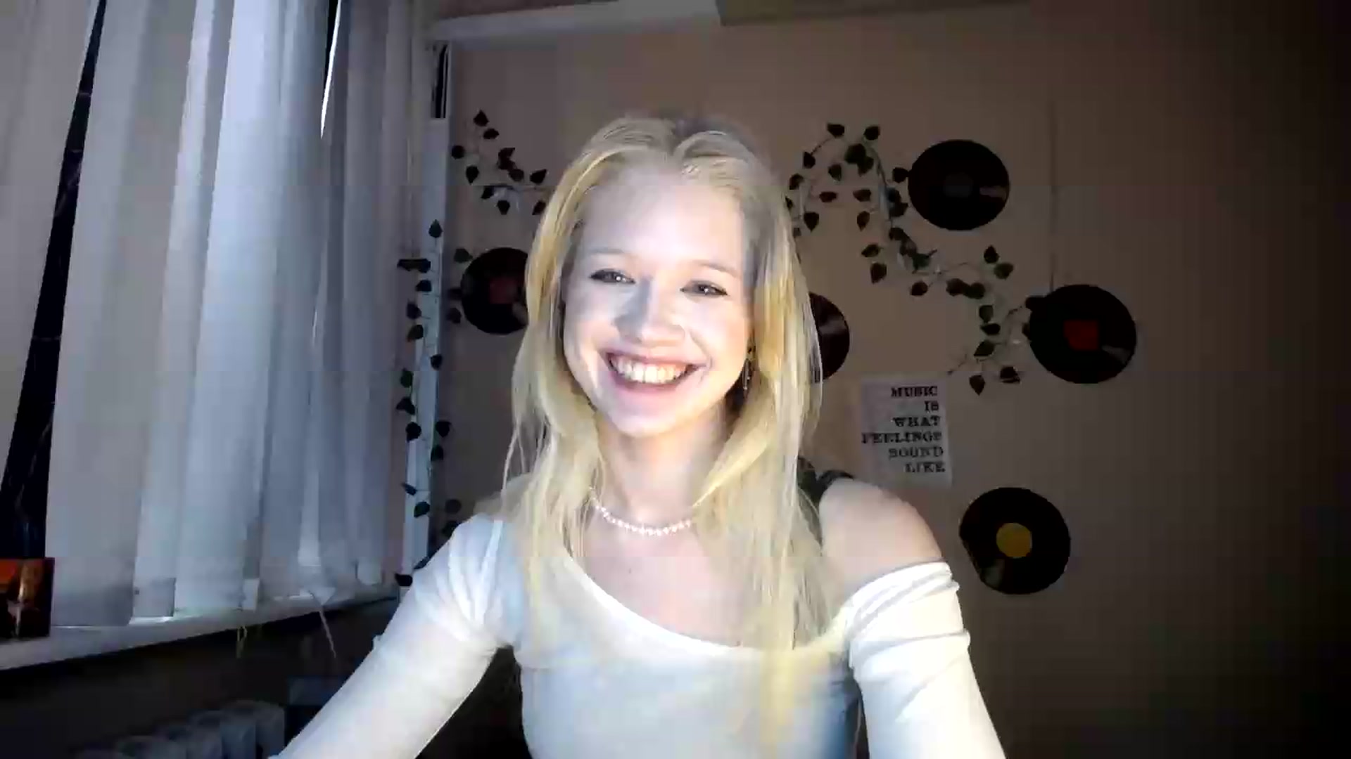 Gallery image thumbnail from Angel_baby's myfreecams stream on, 07/19/2026, 17:33 image 20 of 20