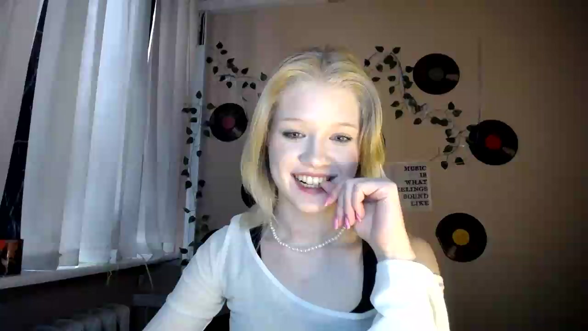 Gallery image thumbnail from Angel_baby's myfreecams stream on, 07/19/2026, 17:33 image 4 of 20