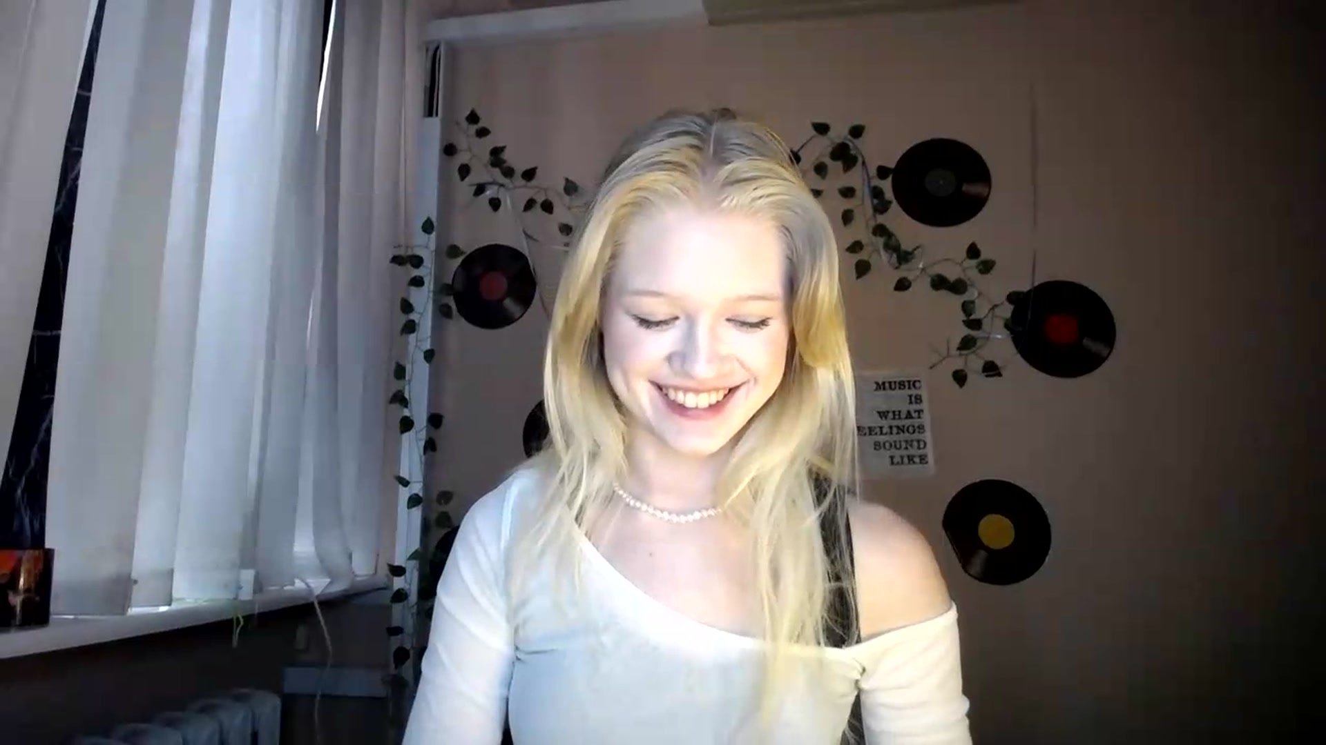 Gallery image thumbnail from Angel_baby's myfreecams stream on, 07/19/2026, 17:33 image 14 of 20