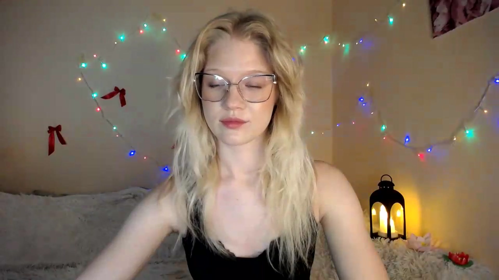 Gallery image thumbnail from Angel_baby's myfreecams stream on, 07/31/2026, 20:17 image 14 of 20