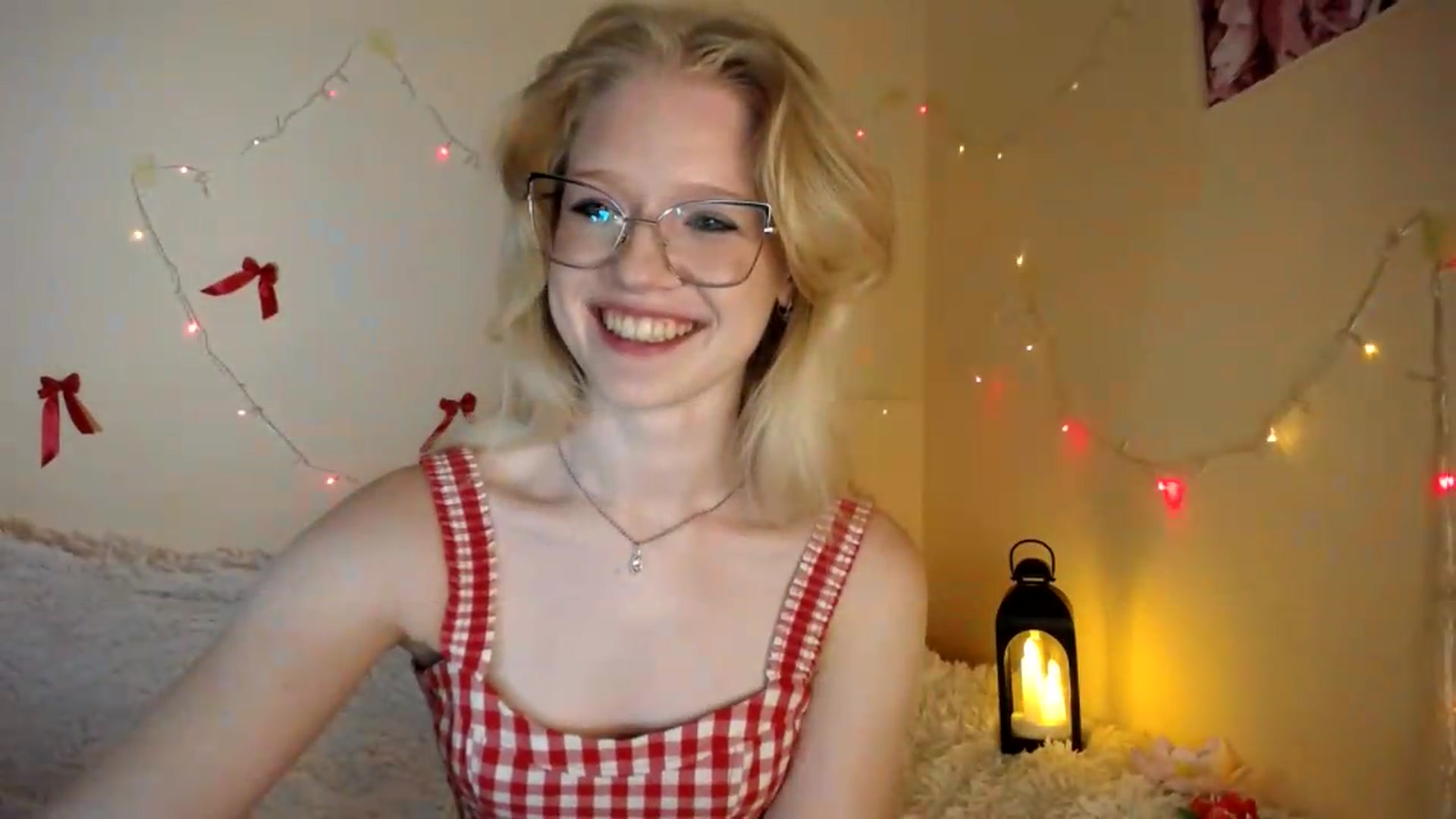 Gallery image thumbnail from Angel_baby's myfreecams stream on, 08/05/2026, 17:38 image 10 of 20