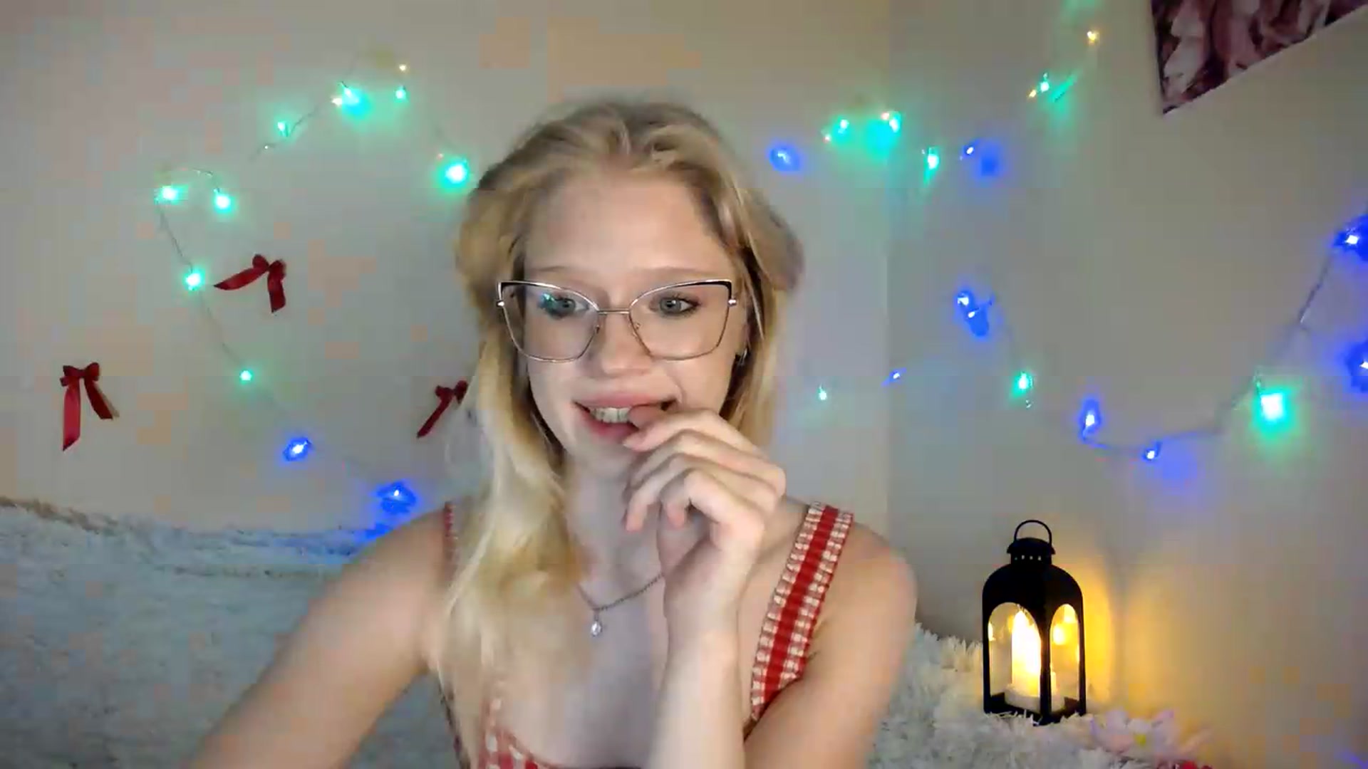 Gallery image thumbnail from Angel_baby's myfreecams stream on, 08/05/2026, 18:11 image 14 of 20