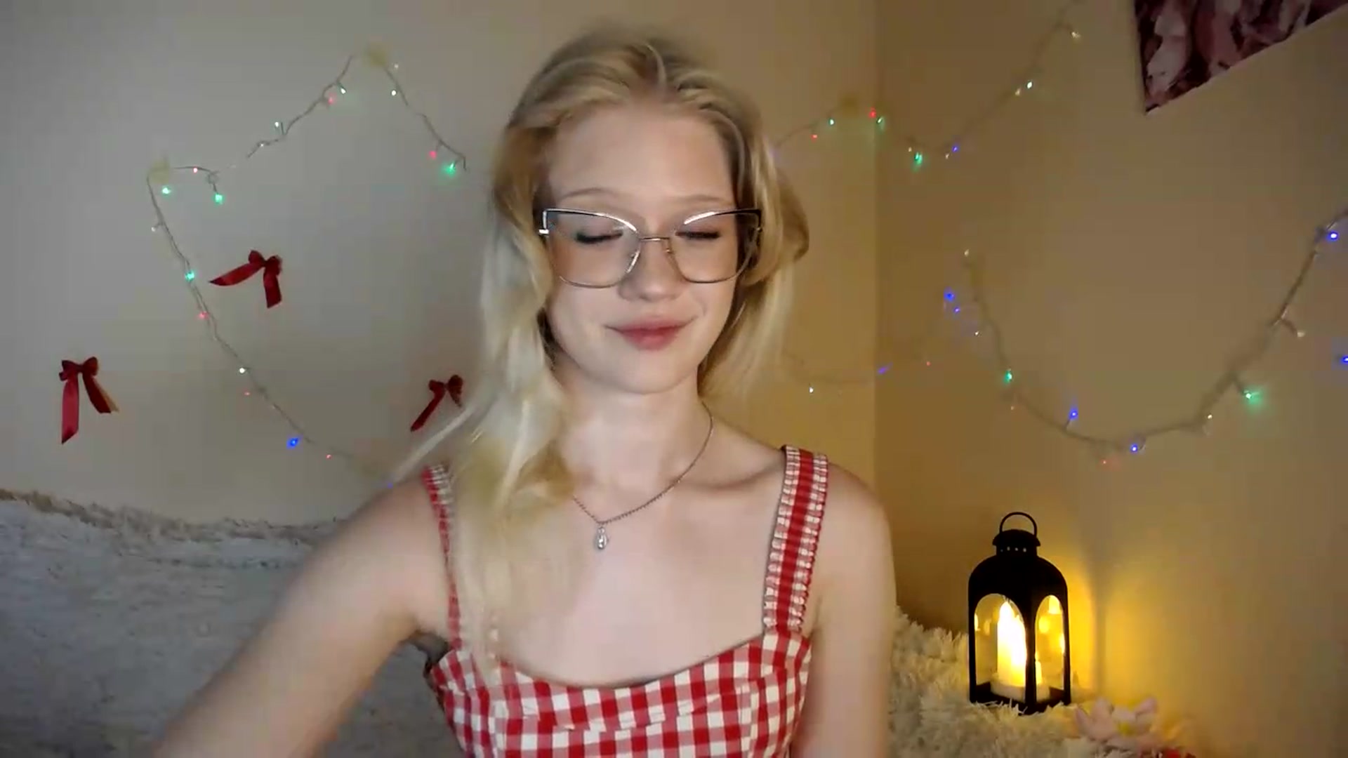 Gallery image thumbnail from Angel_baby's myfreecams stream on, 08/05/2026, 18:11 image 18 of 20