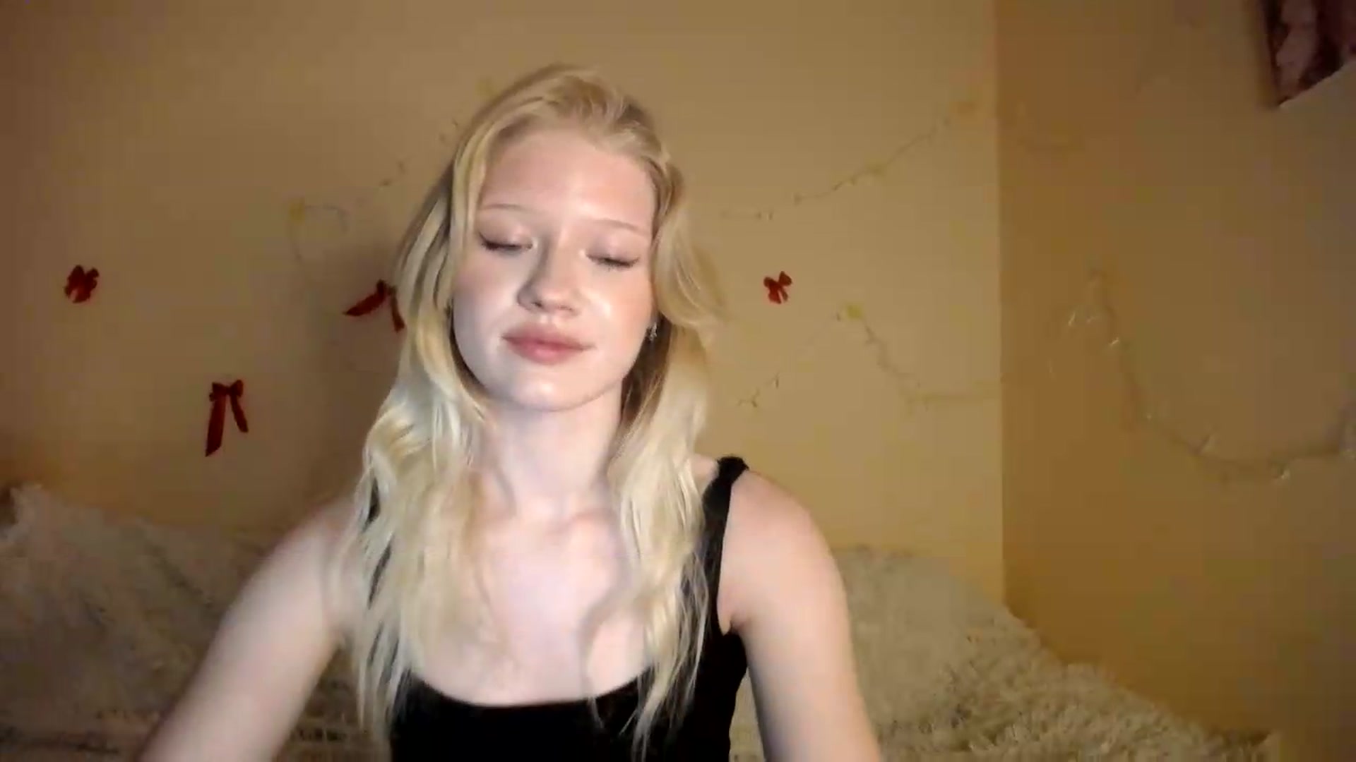 Gallery image thumbnail from Angel_baby's myfreecams stream on, 08/07/2026, 16:56 image 10 of 20