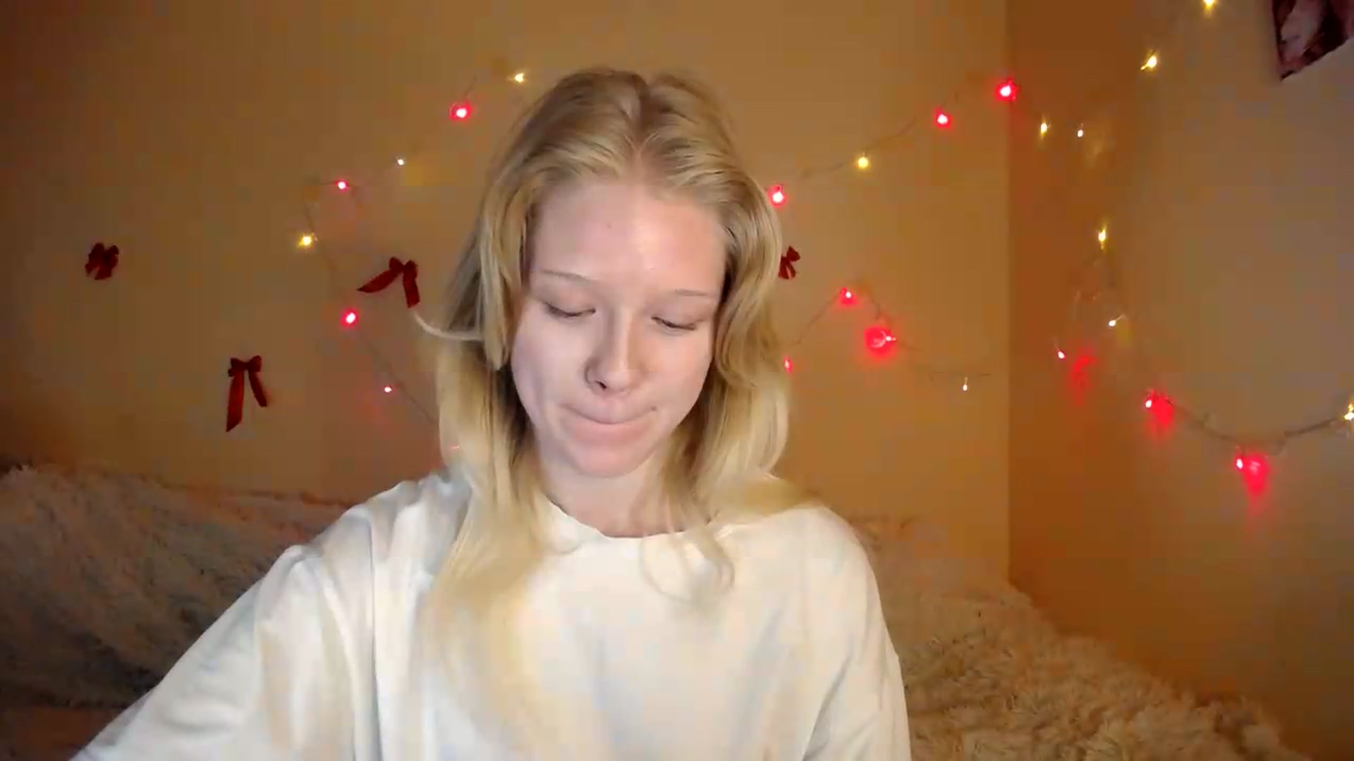 Gallery image thumbnail from Angel_baby's myfreecams stream on, 08/10/2026, 17:22 image 11 of 20