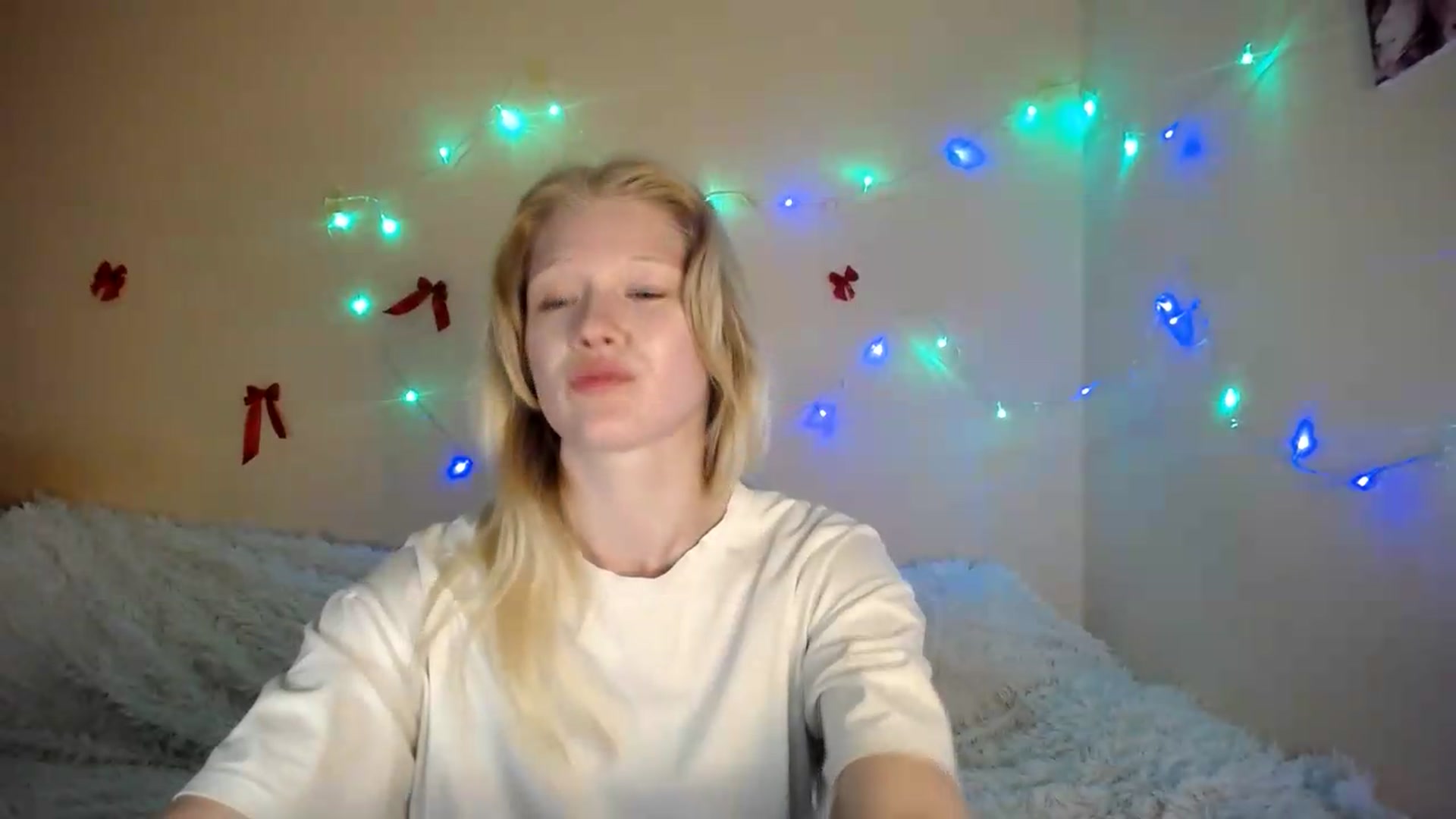 Gallery image thumbnail from Angel_baby's myfreecams stream on, 08/10/2026, 17:54 image 15 of 20
