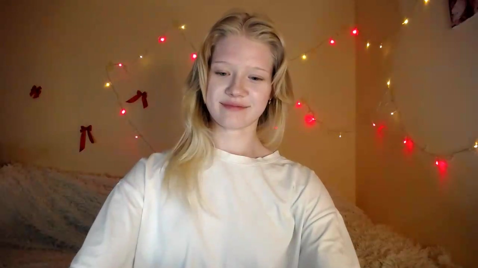 Gallery image thumbnail from Angel_baby's myfreecams stream on, 08/10/2026, 17:54 image 18 of 20