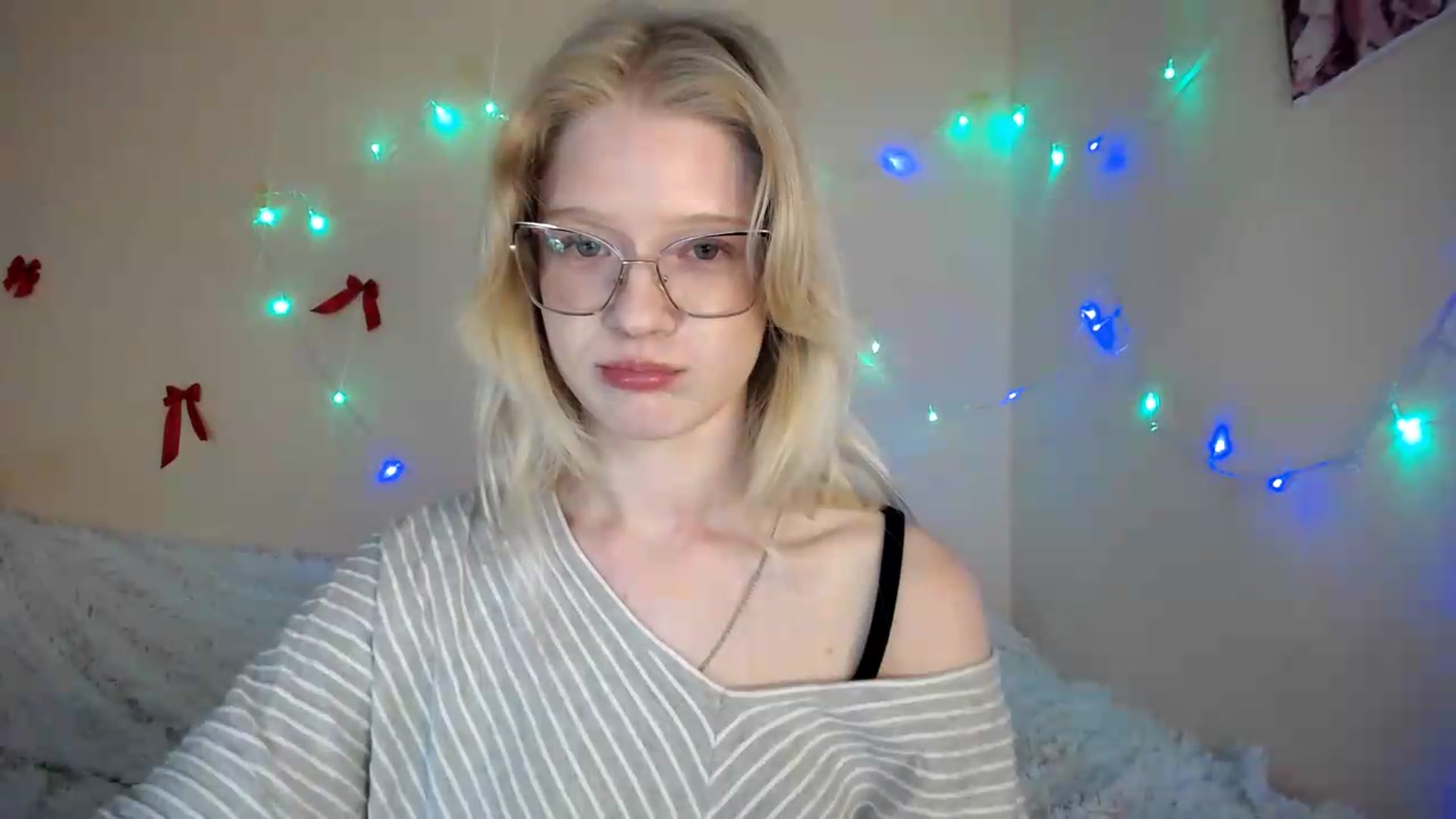Gallery image thumbnail from Angel_baby's myfreecams stream on, 08/12/2026, 13:37 image 10 of 20