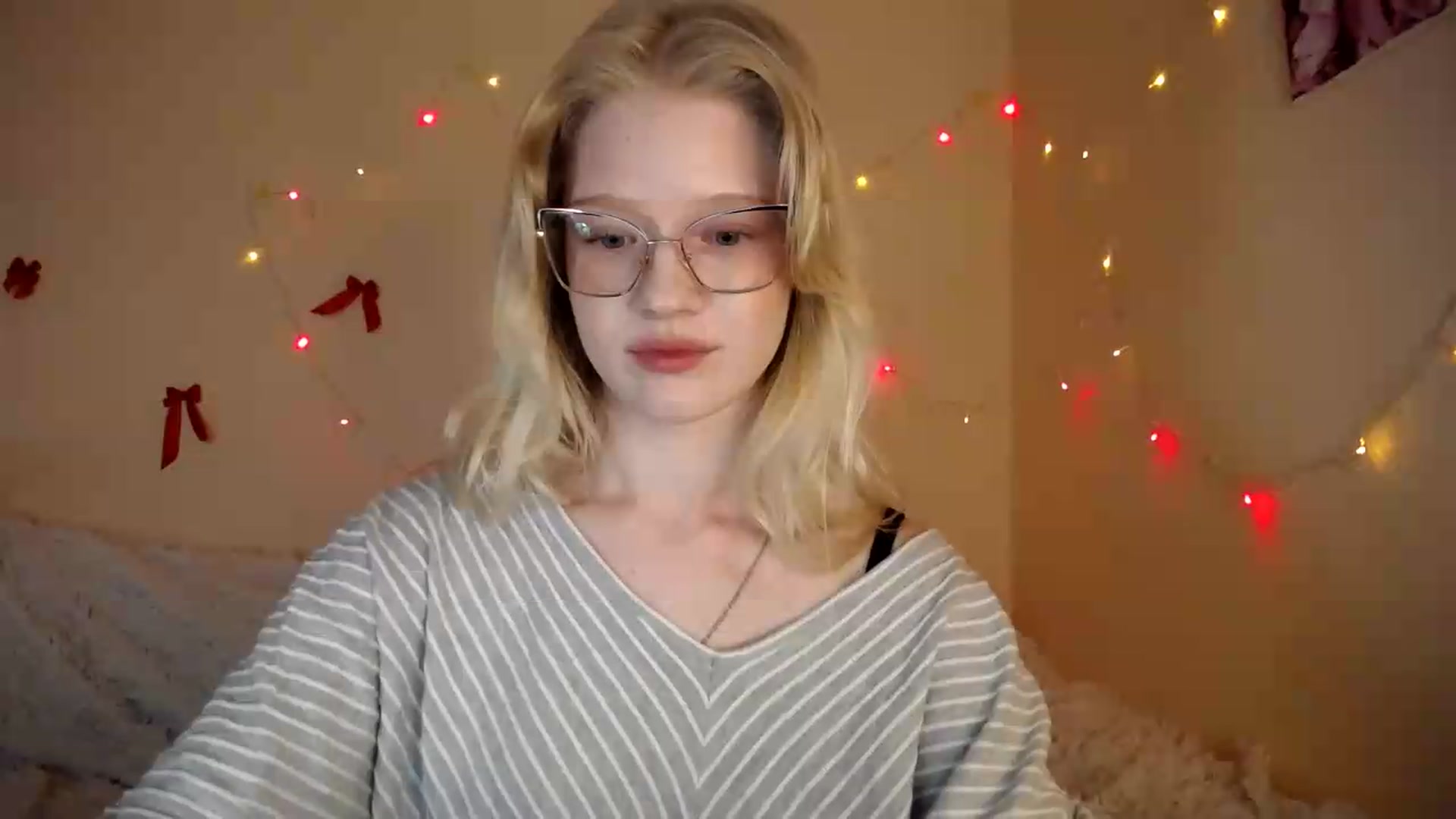 Gallery image thumbnail from Angel_baby's myfreecams stream on, 08/12/2026, 13:37 image 17 of 20