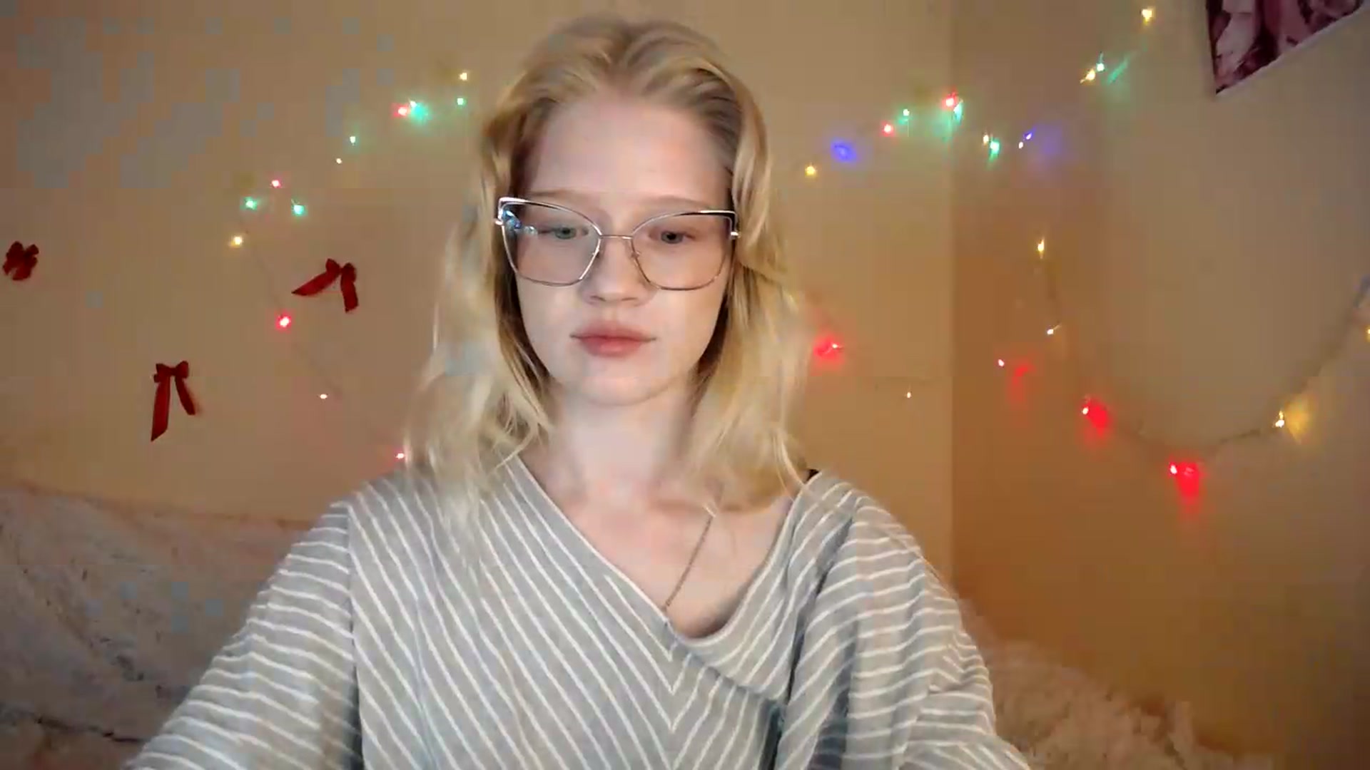Gallery image thumbnail from Angel_baby's myfreecams stream on, 08/12/2026, 13:37 image 13 of 20