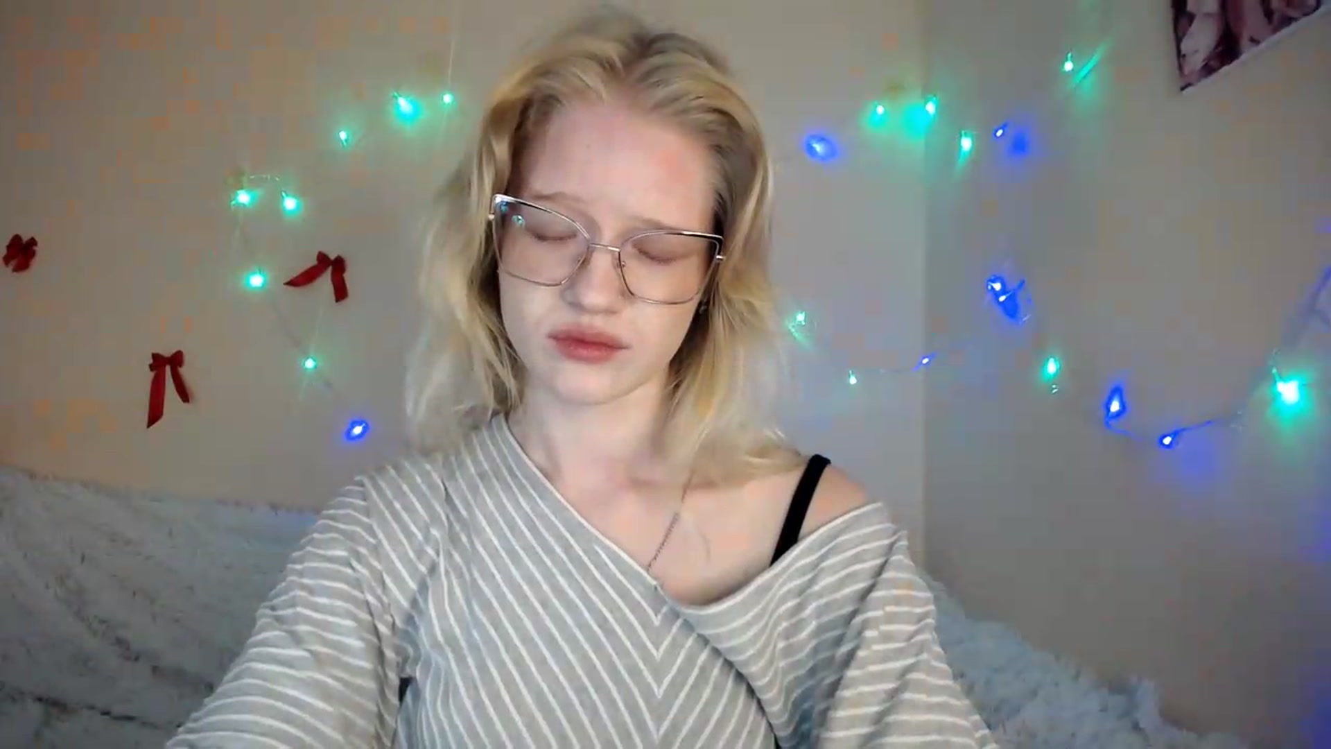 Gallery image thumbnail from Angel_baby's myfreecams stream on, 08/12/2026, 13:37 image 11 of 20