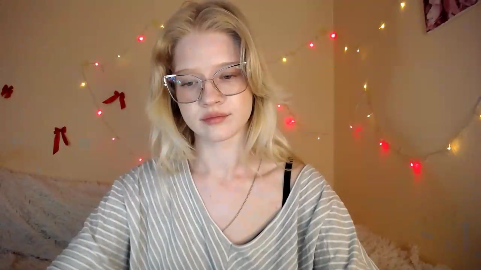 Gallery image thumbnail from Angel_baby's myfreecams stream on, 08/12/2026, 13:37 image 2 of 20