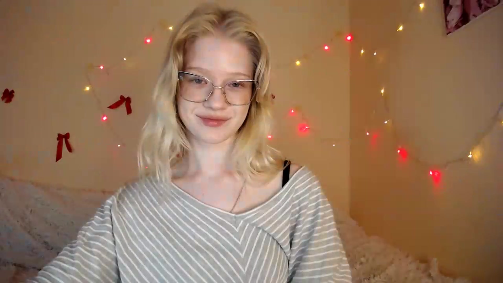 Gallery image thumbnail from Angel_baby's myfreecams stream on, 08/12/2026, 13:37 image 14 of 20