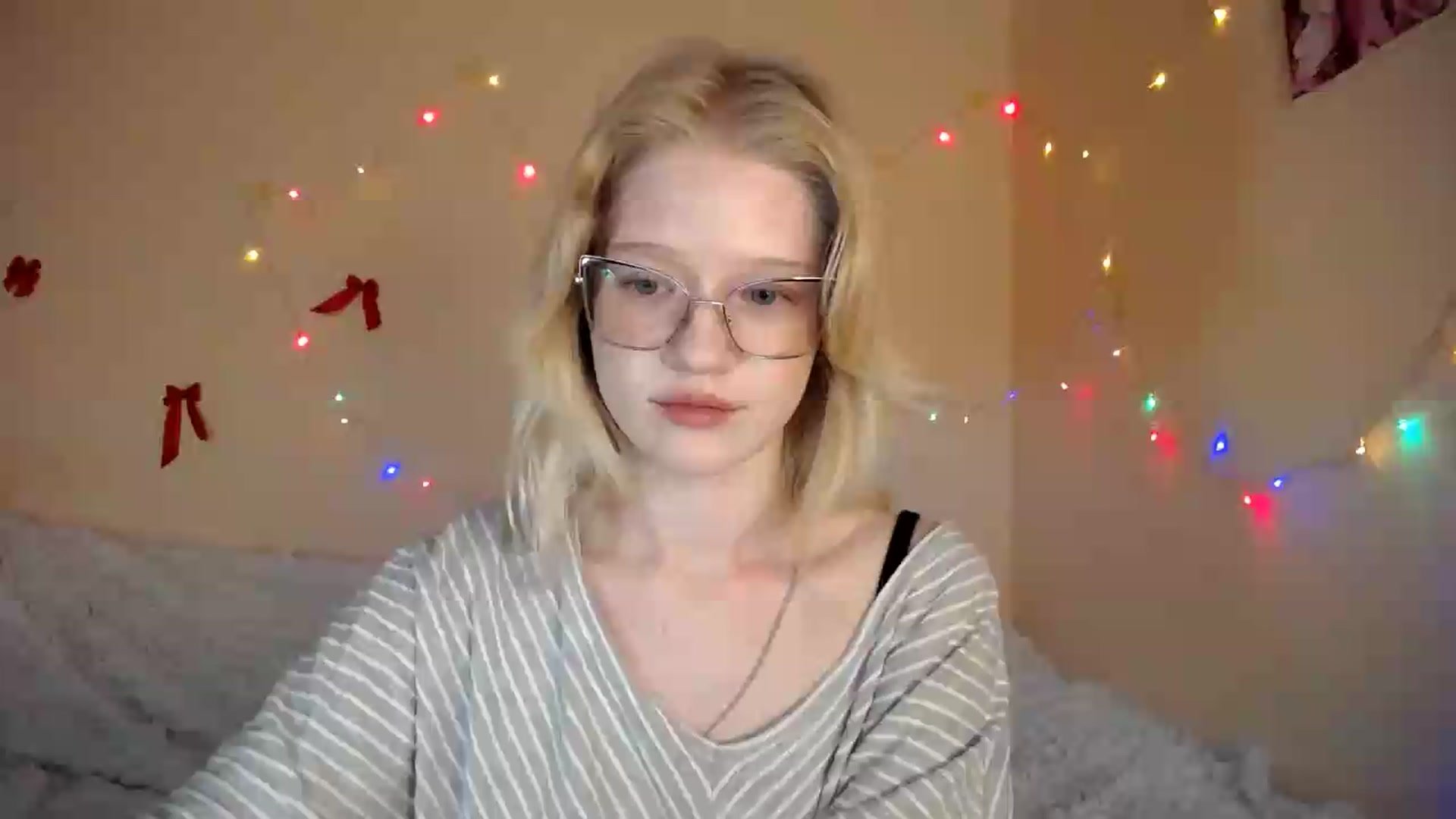 Gallery image thumbnail from Angel_baby's myfreecams stream on, 08/12/2026, 13:37 image 5 of 20