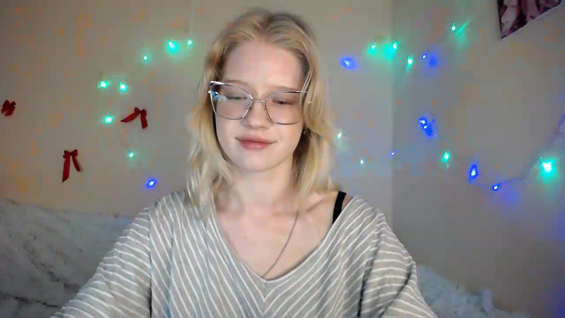 Gallery image thumbnail from Angel_baby's myfreecams stream on, 08/12/2026, 13:37 image 6 of 20