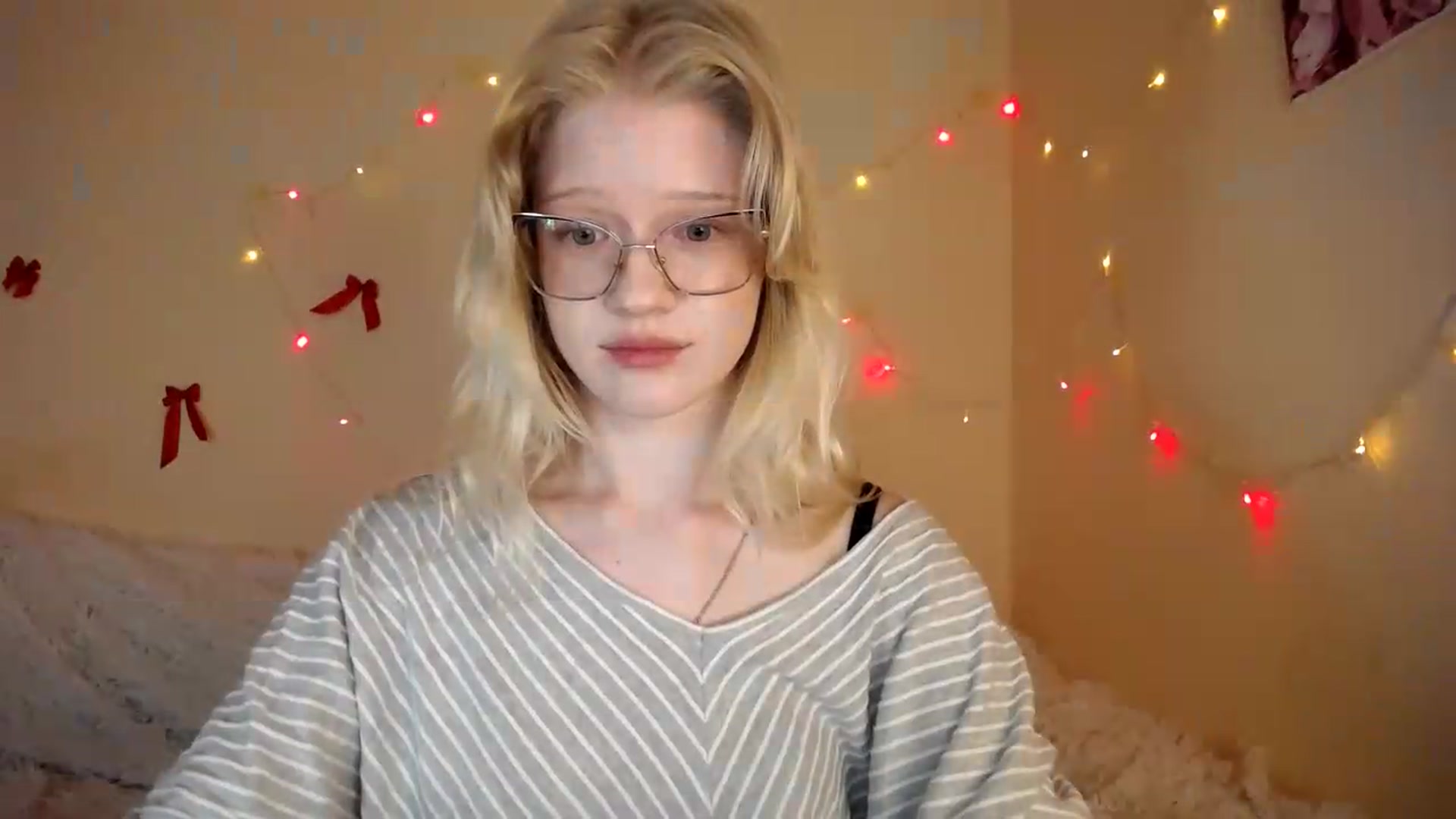 Gallery image thumbnail from Angel_baby's myfreecams stream on, 08/12/2026, 13:37 image 15 of 20