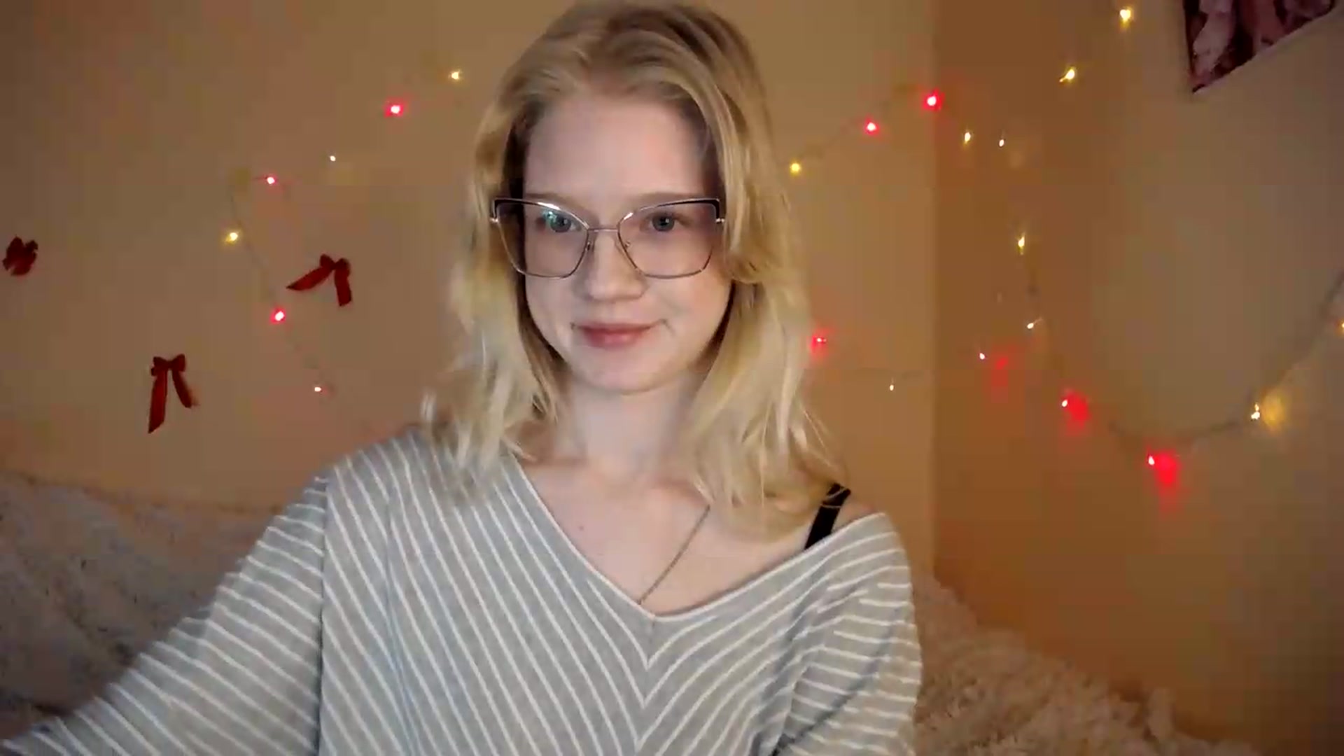 Gallery image thumbnail from Angel_baby's myfreecams stream on, 08/12/2026, 13:37 image 18 of 20