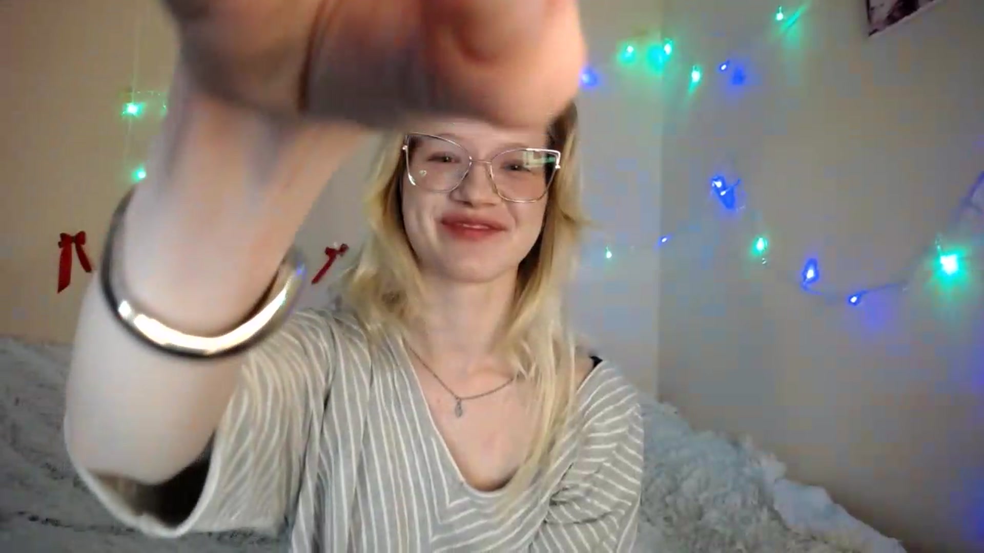 Gallery image thumbnail from Angel_baby's myfreecams stream on, 08/12/2026, 14:37 image 9 of 20