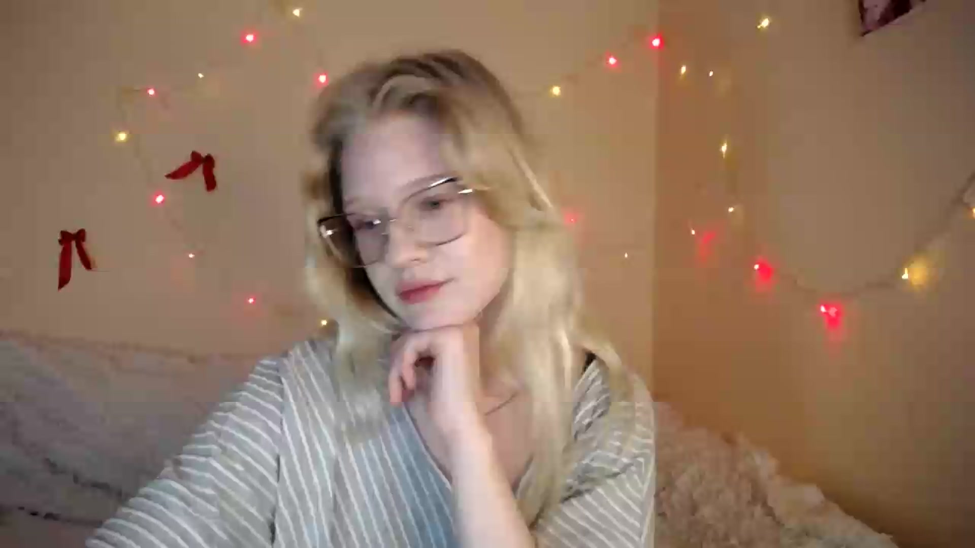 Gallery image thumbnail from Angel_baby's myfreecams stream on, 08/12/2026, 14:37 image 19 of 20