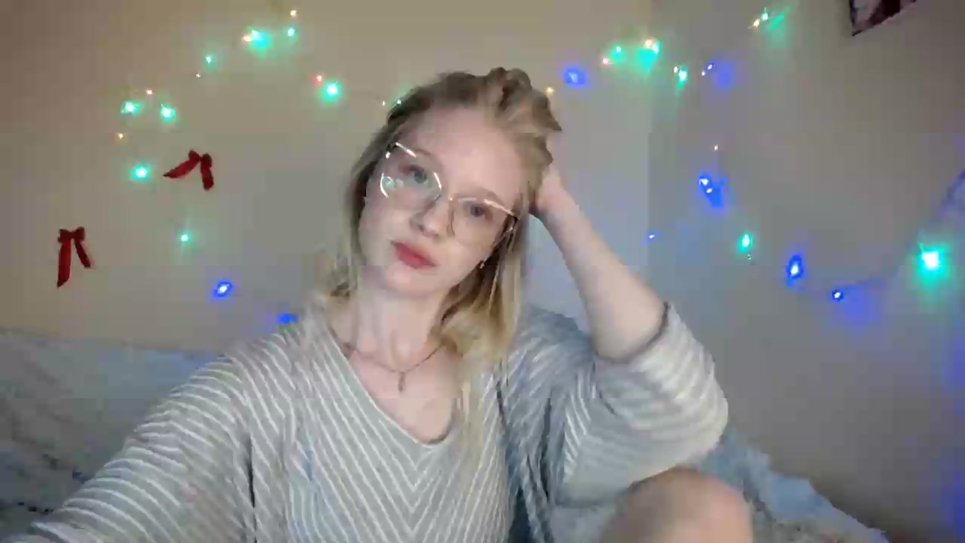 Gallery image thumbnail from Angel_baby's myfreecams stream on, 08/12/2026, 14:37 image 17 of 20