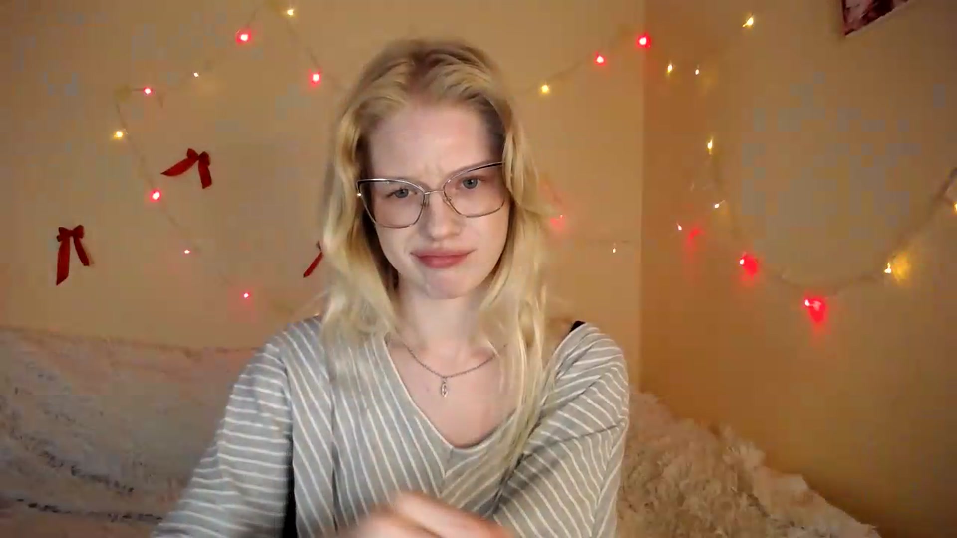 Gallery image thumbnail from Angel_baby's myfreecams stream on, 08/12/2026, 14:37 image 11 of 20