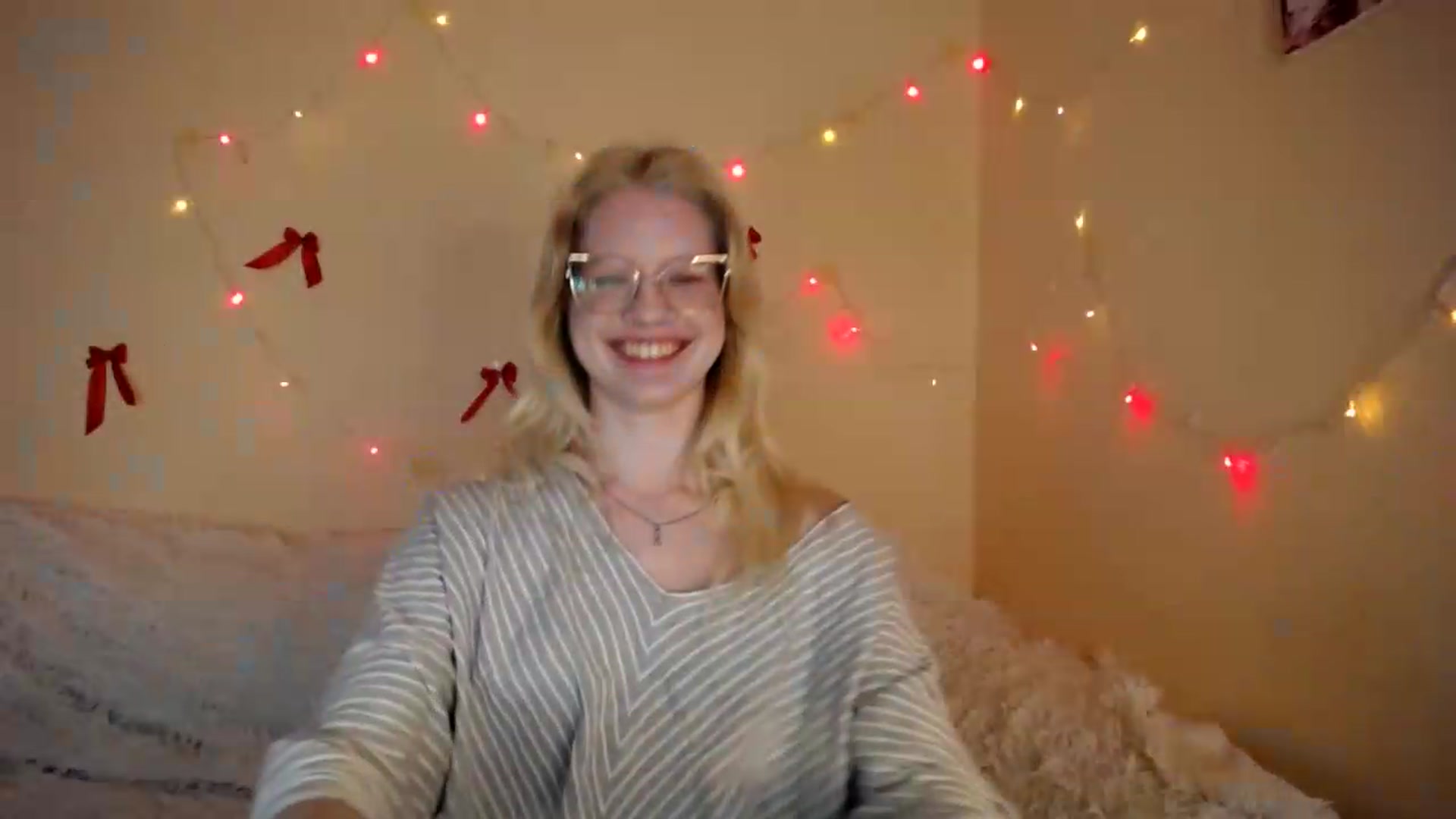 Gallery image thumbnail from Angel_baby's myfreecams stream on, 08/12/2026, 14:37 image 3 of 20