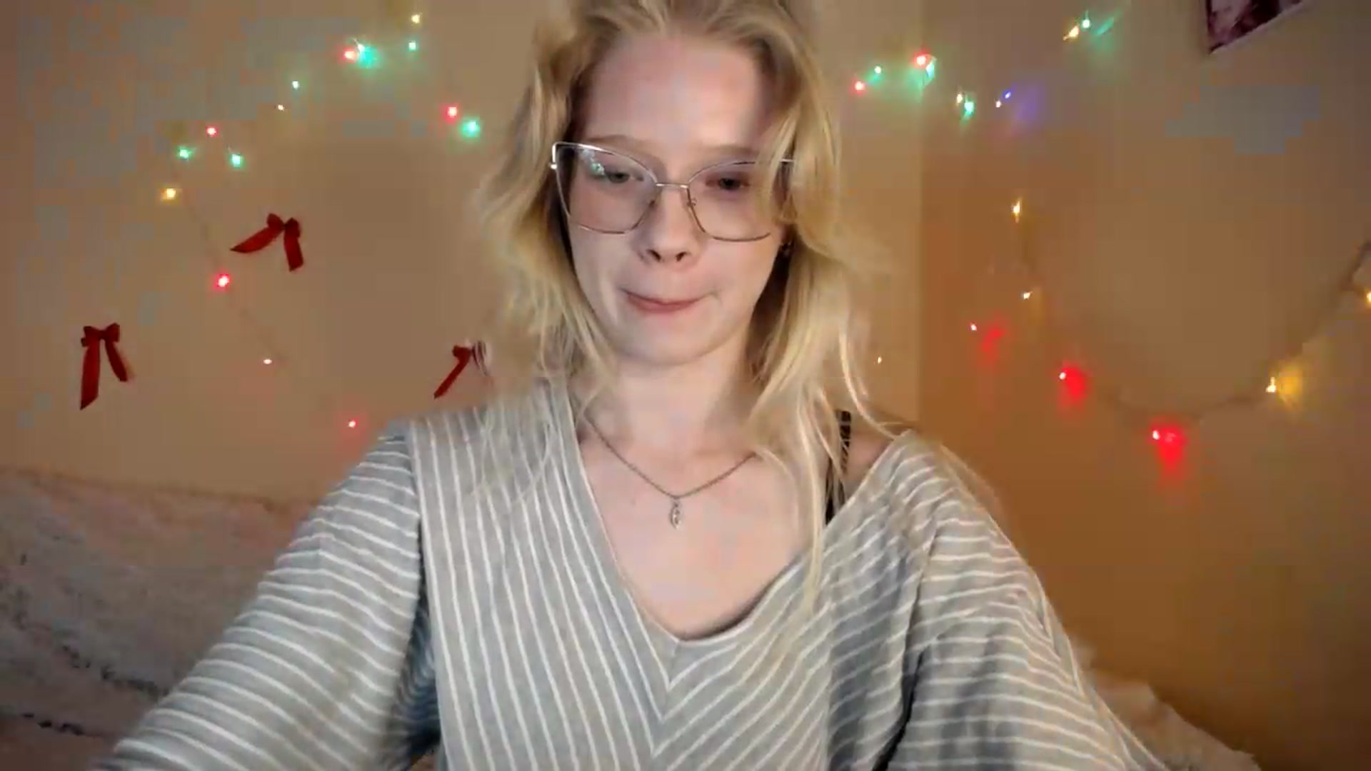 Gallery image thumbnail from Angel_baby's myfreecams stream on, 08/12/2026, 14:37 image 6 of 20