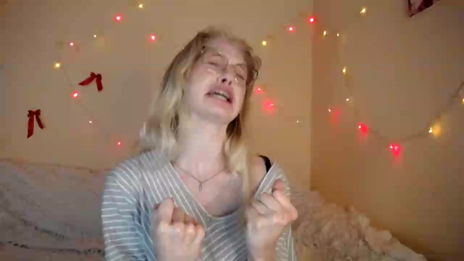 Gallery image thumbnail from Angel_baby's myfreecams stream on, 08/12/2026, 14:37 image 18 of 20