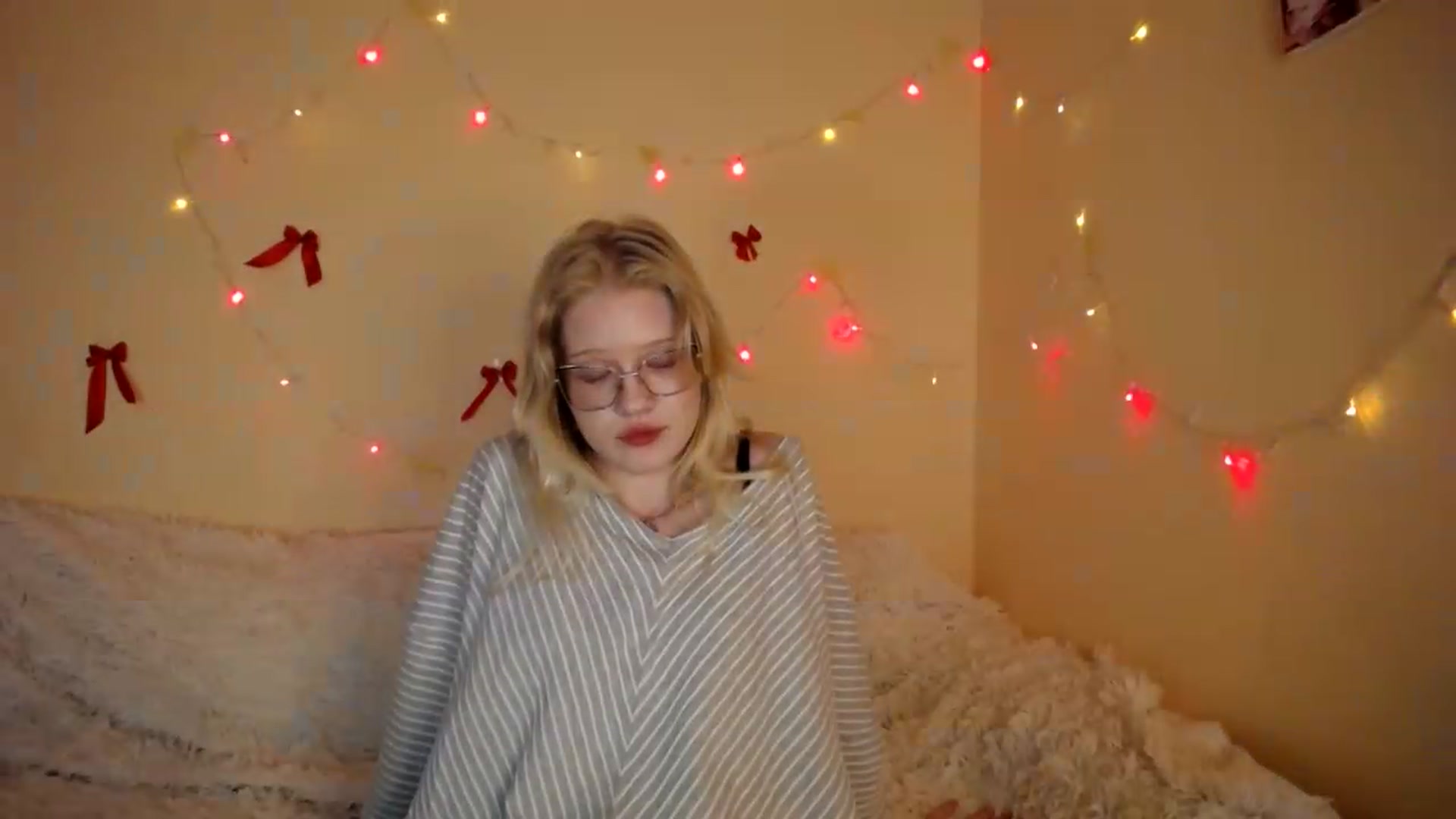 Gallery image thumbnail from Angel_baby's myfreecams stream on, 08/12/2026, 15:05 image 3 of 20
