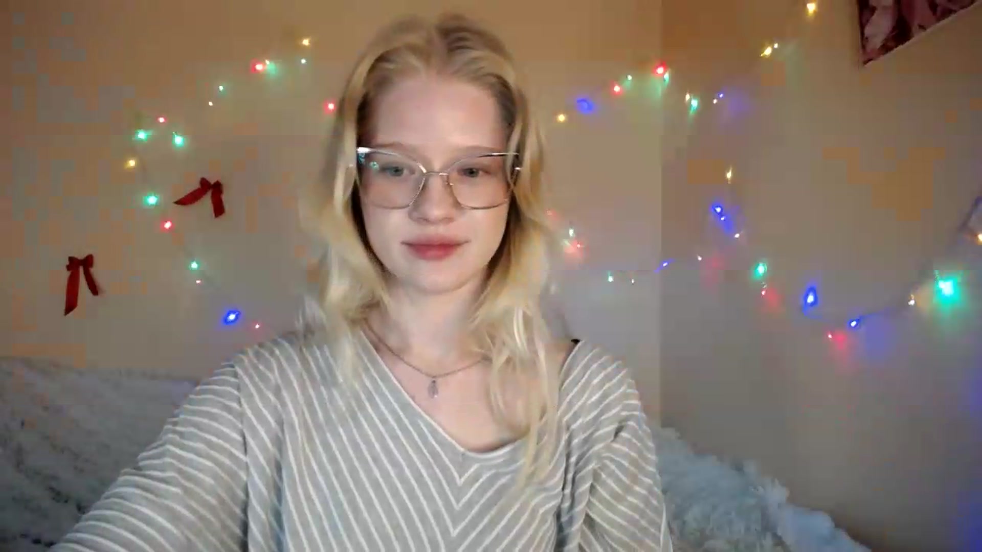 Gallery image thumbnail from Angel_baby's myfreecams stream on, 08/12/2026, 15:05 image 14 of 20