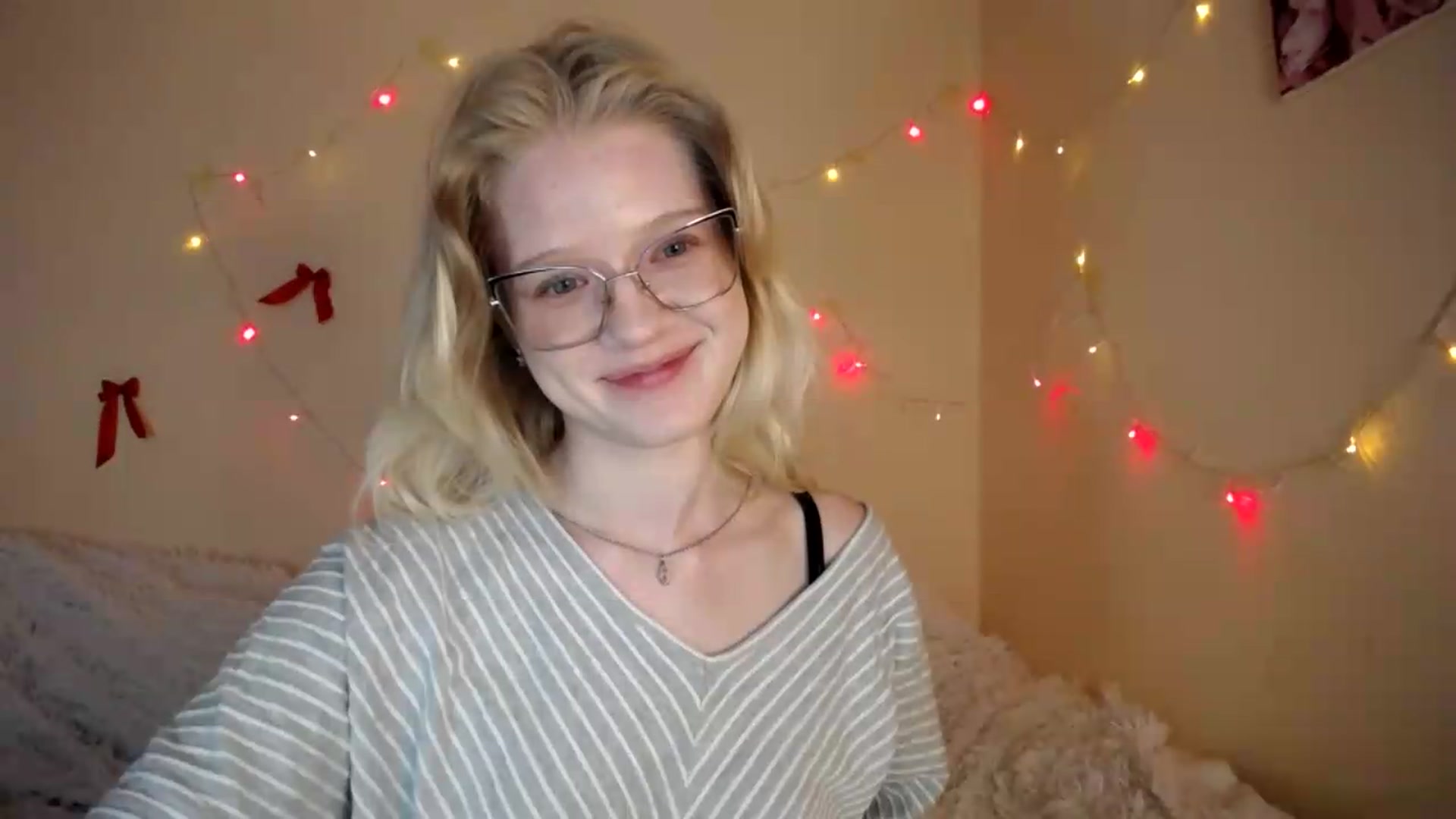 Gallery image thumbnail from Angel_baby's myfreecams stream on, 08/12/2026, 15:05 image 18 of 20