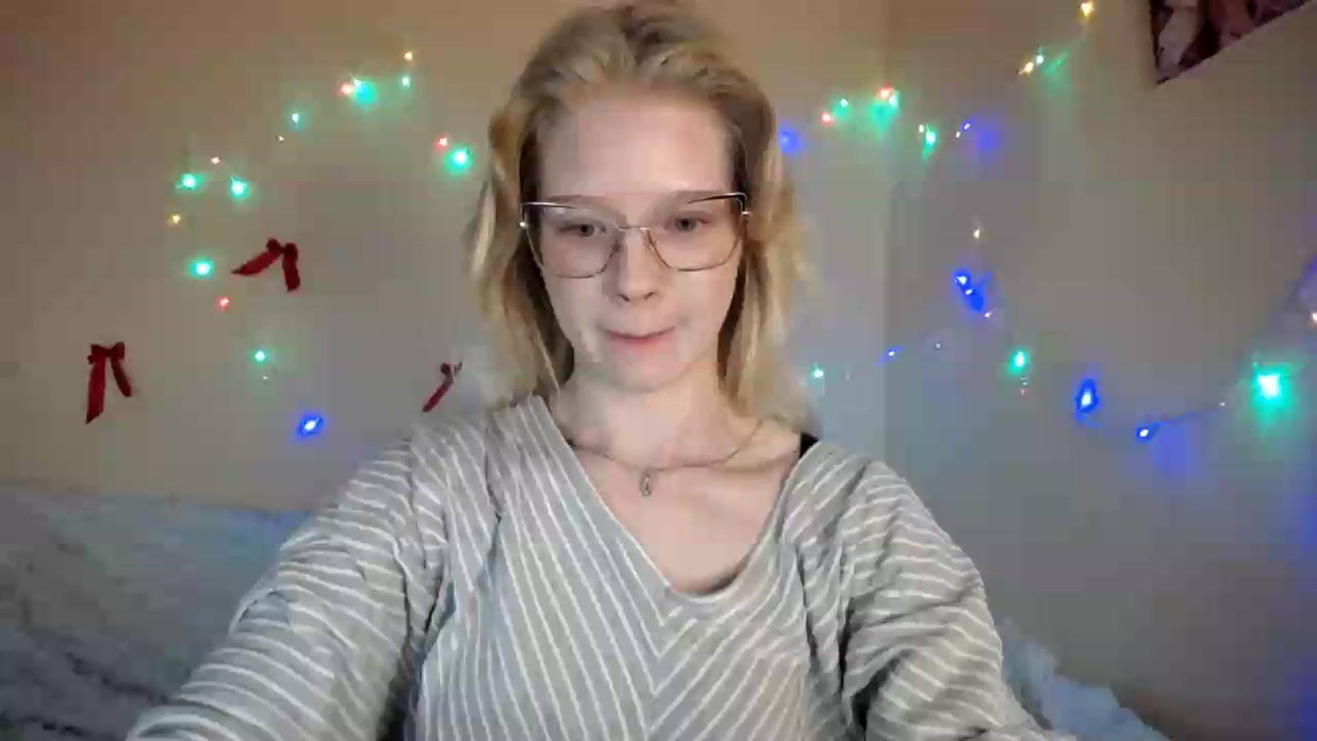 Gallery image thumbnail from Angel_baby's myfreecams stream on, 08/12/2026, 15:05 image 17 of 20